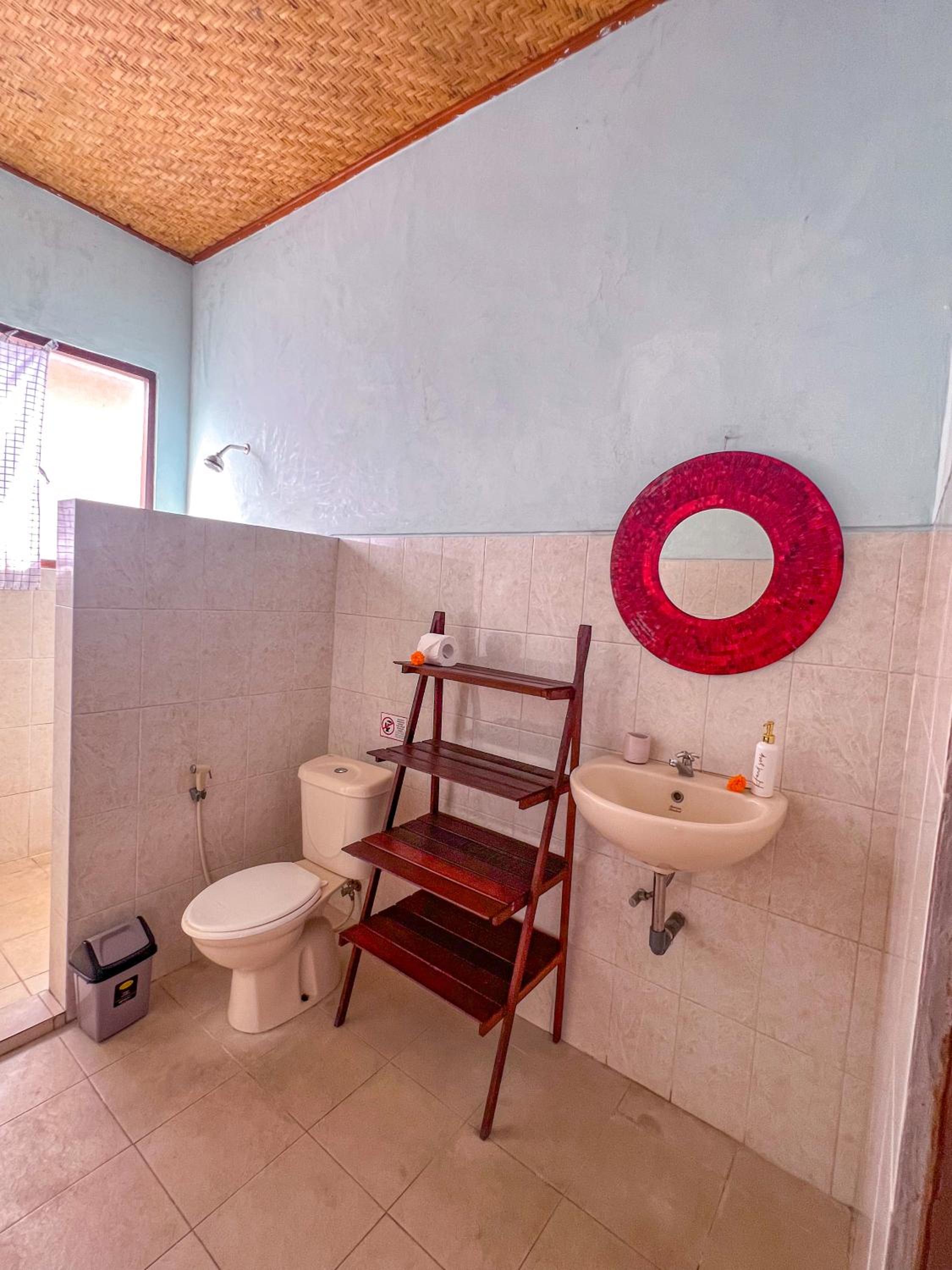 Double Room with Patio - Photo 8