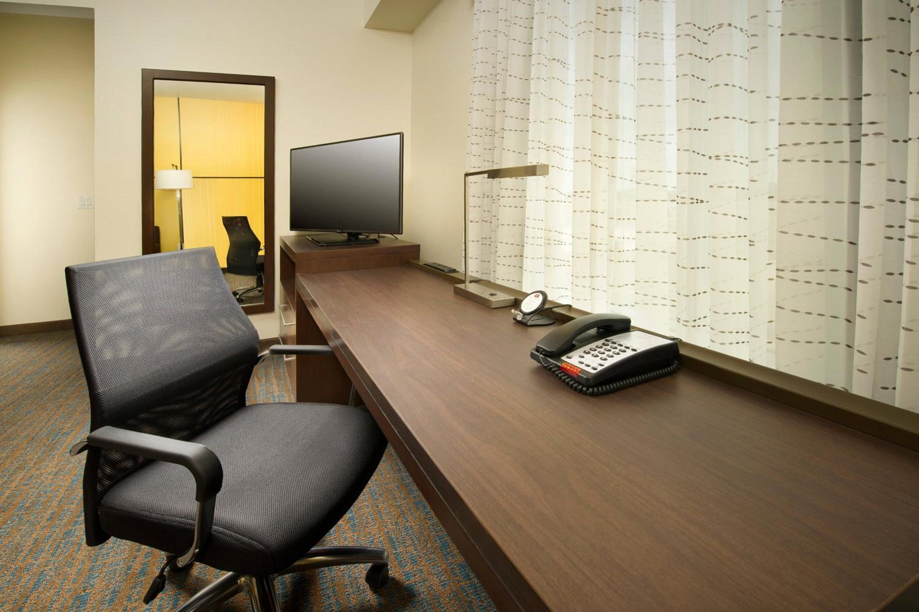 One-Bedroom Suite photo 2