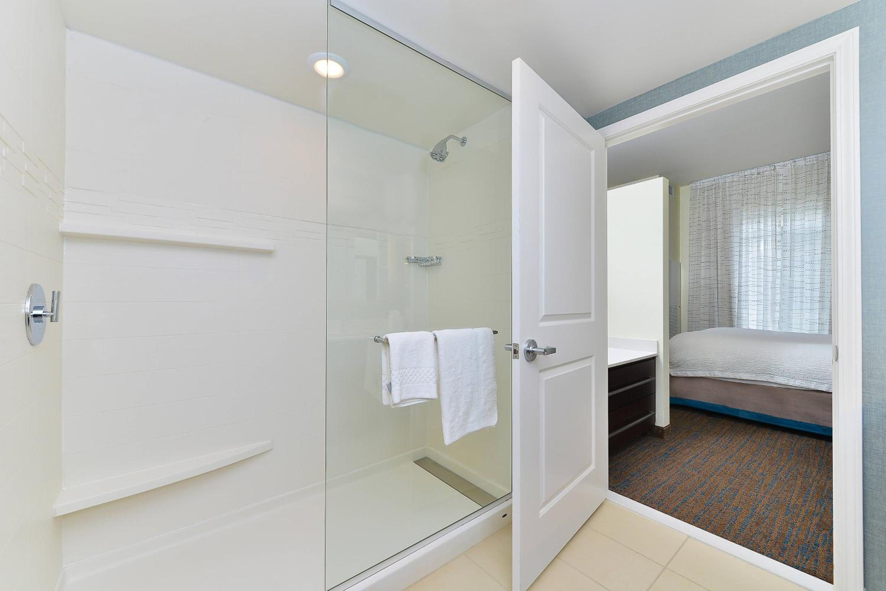 Studio King Suite with Sofa Bed photo 3