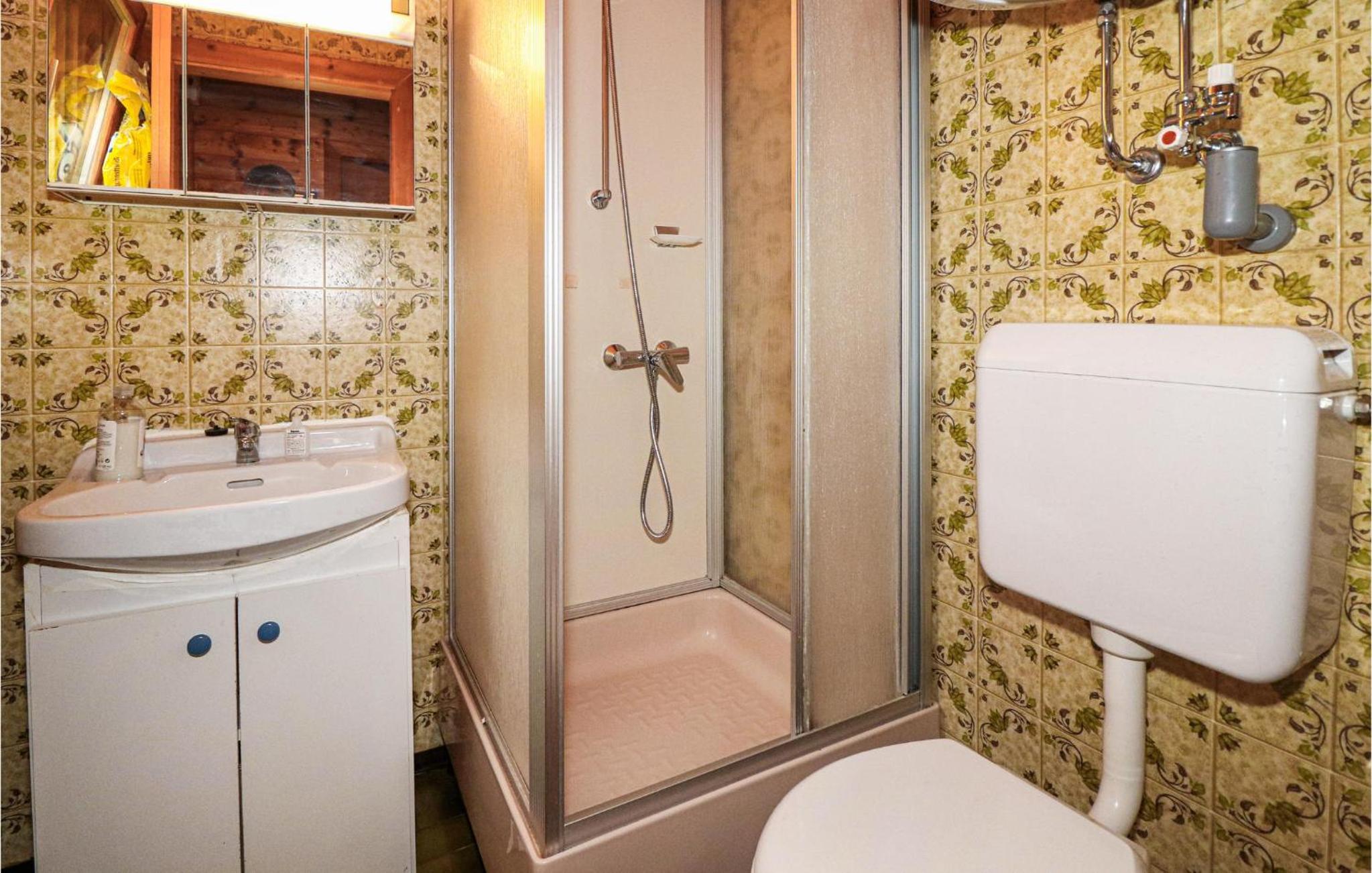 Three-Bedroom Vacation Home  photo 2