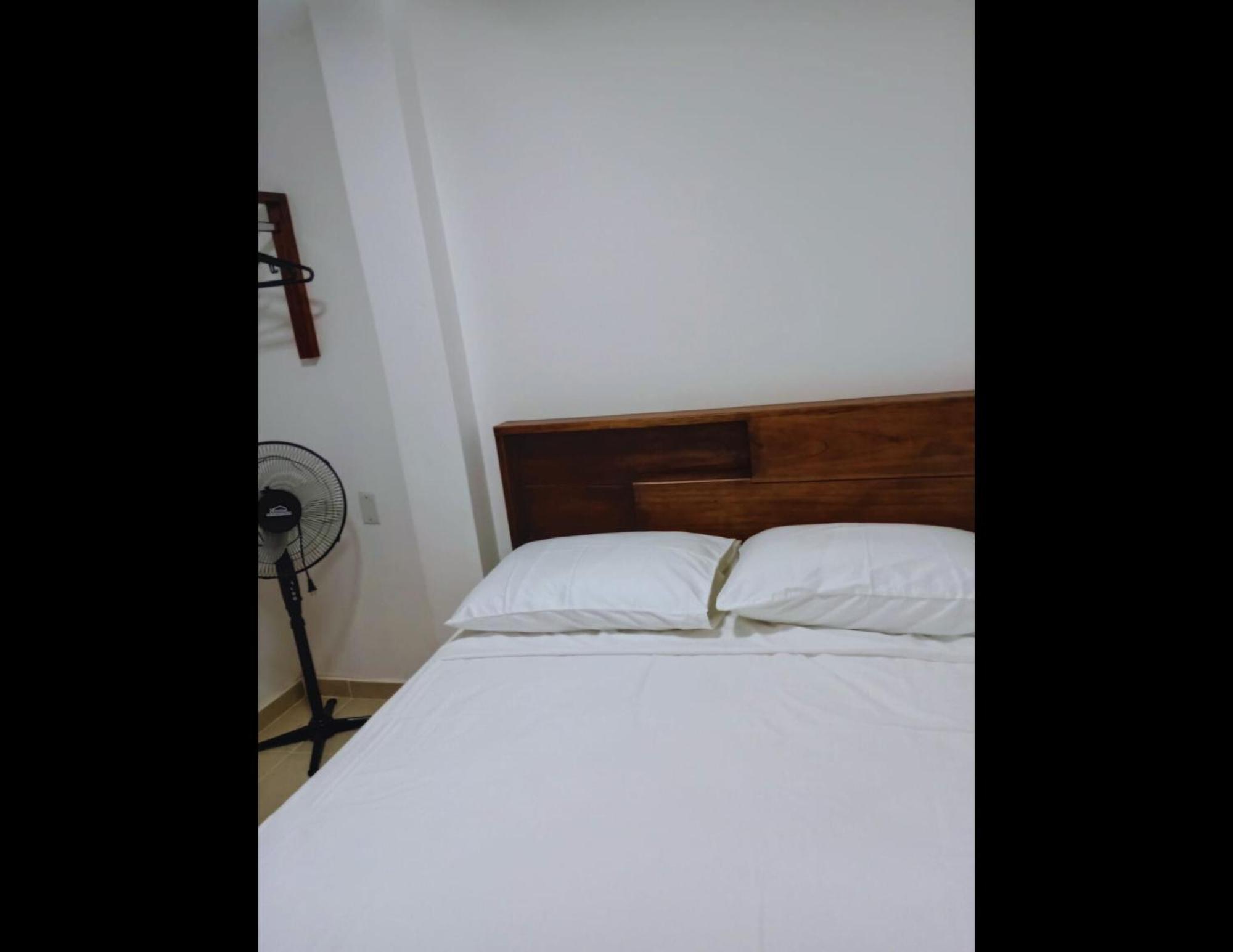 Standard Queen Room photo 2