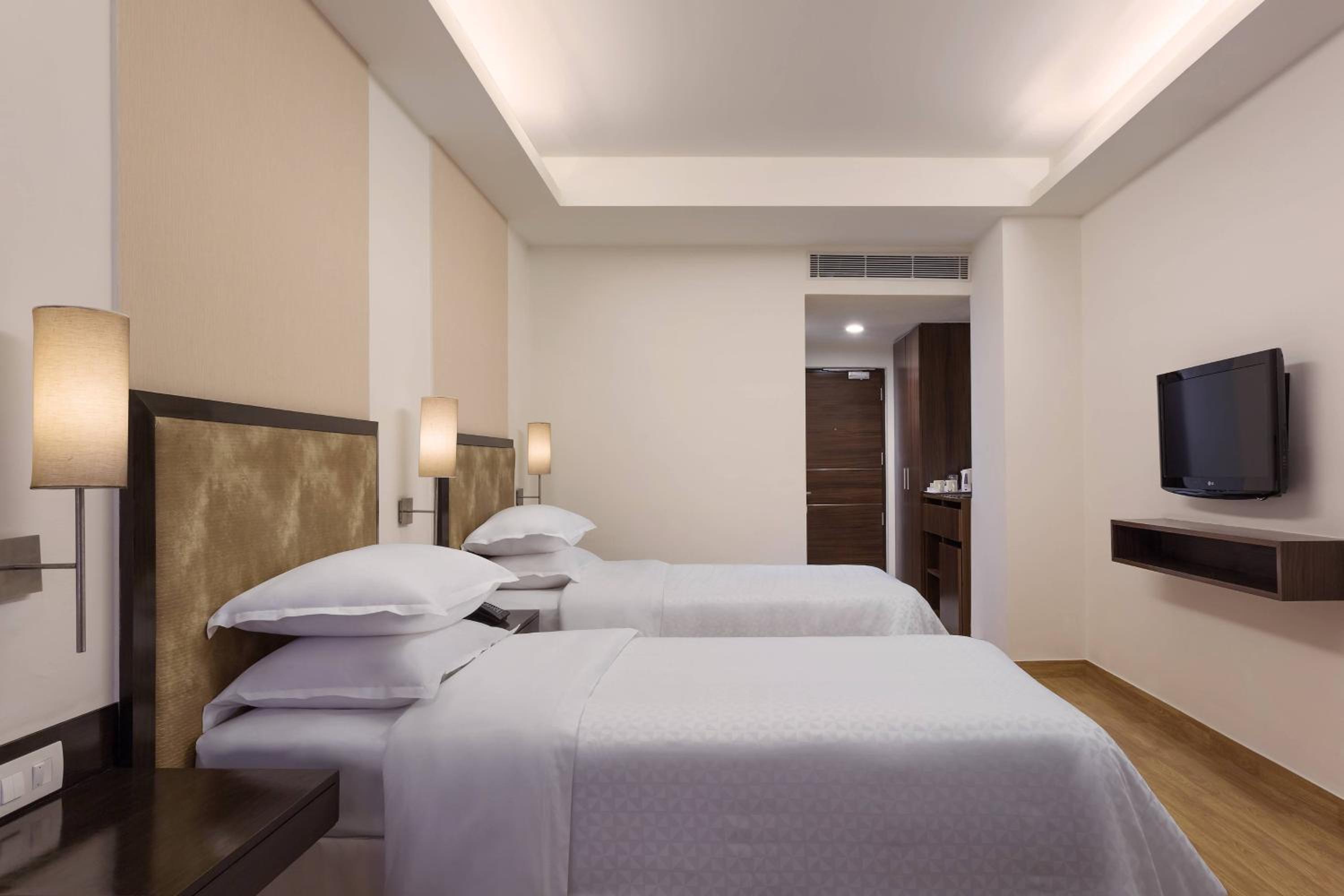Traditional Twin Room - Photo 2