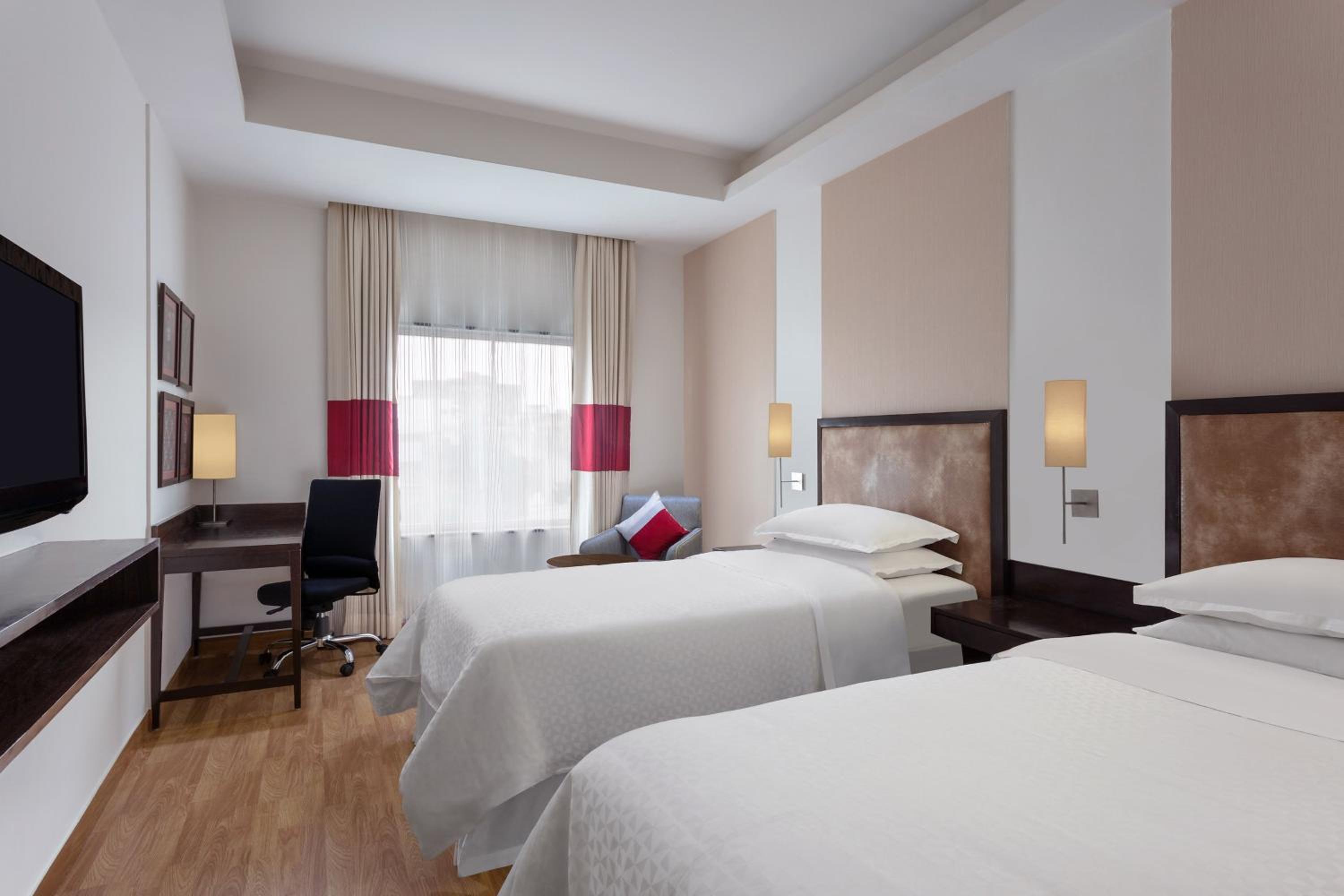 Premier Twin Room - Photo 2
