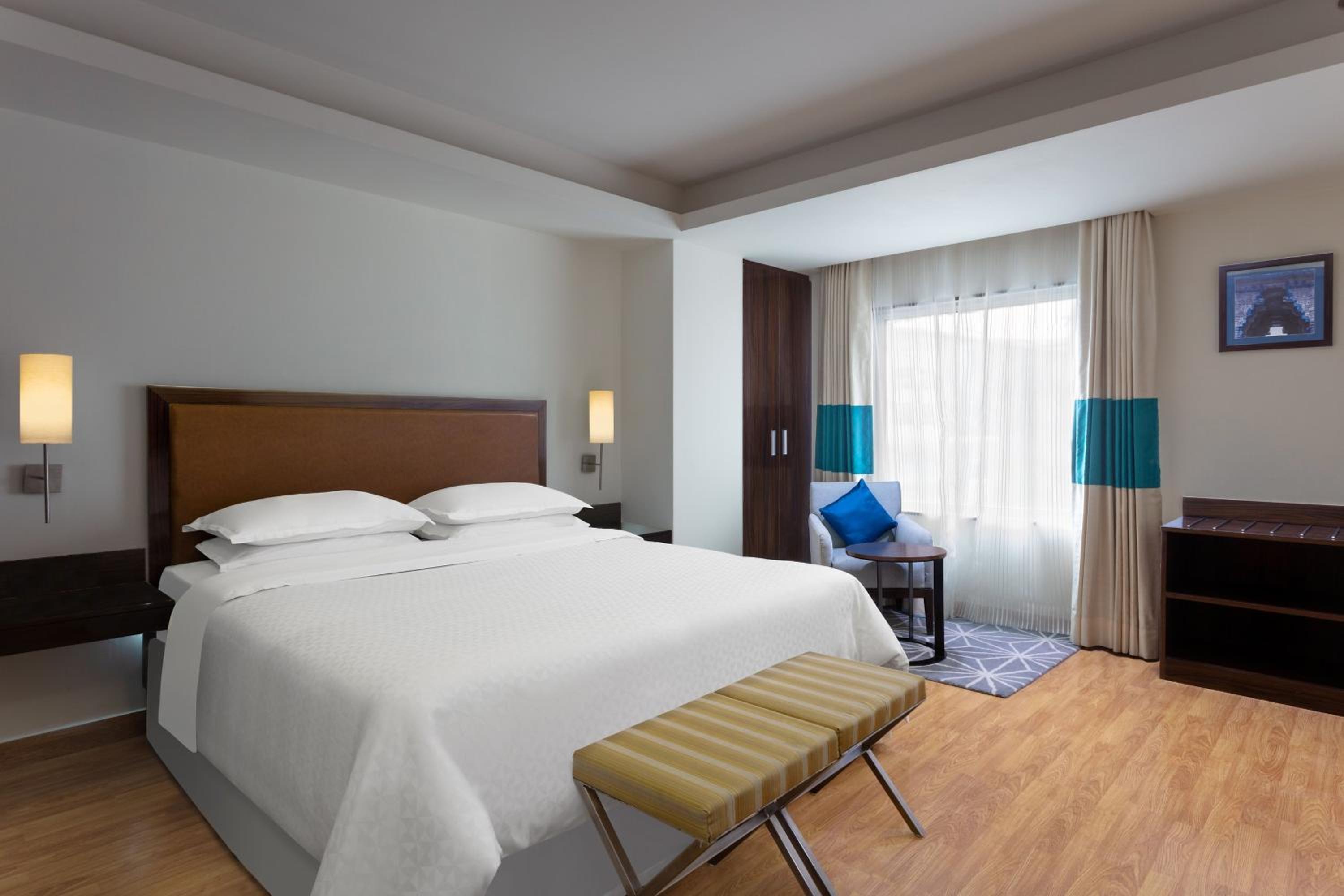 Four Points Suite - Photo 4