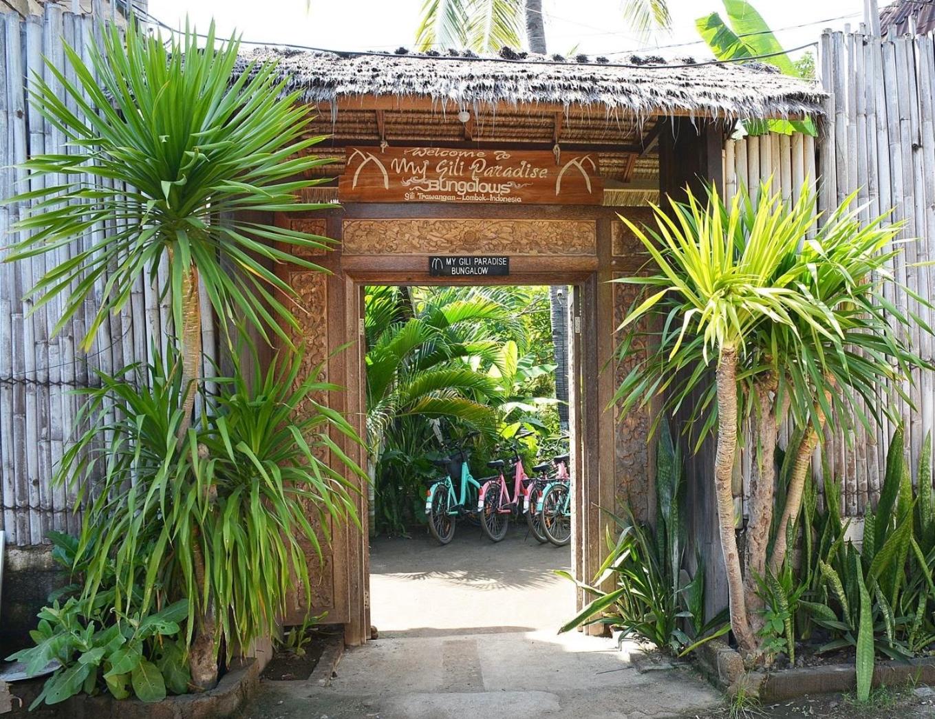 Bungalow with Balcony - Photo 6