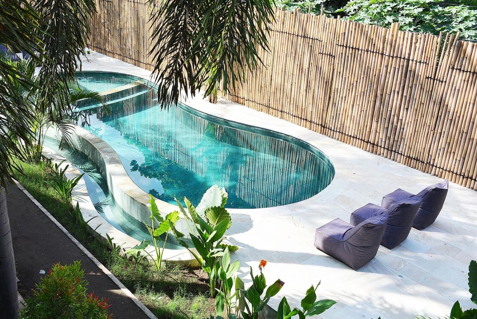 Bungalow with Balcony - Photo 7