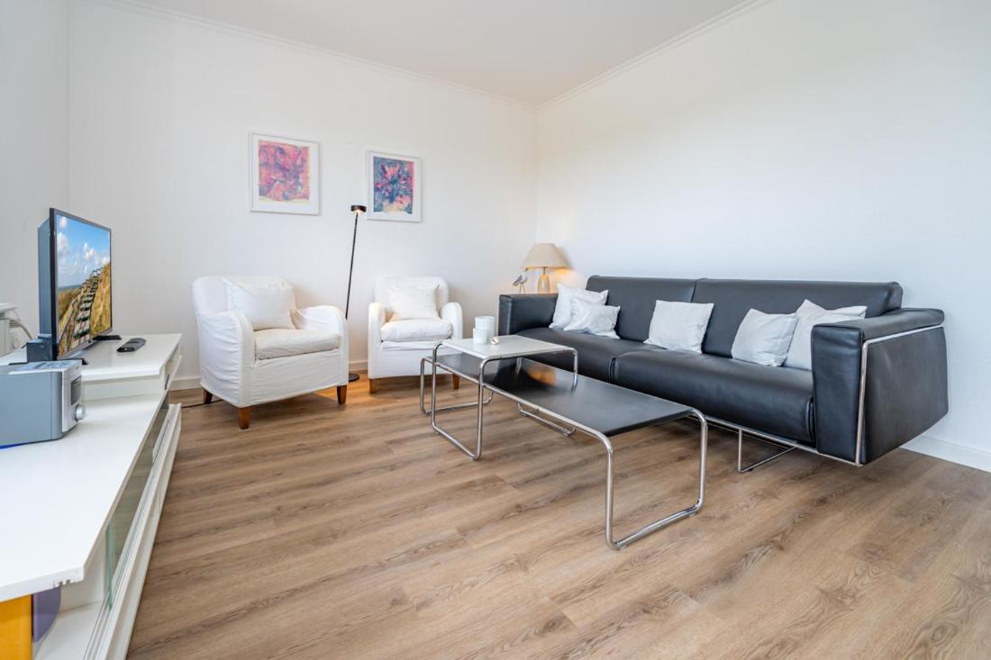 Apartment with Terrace photo 2