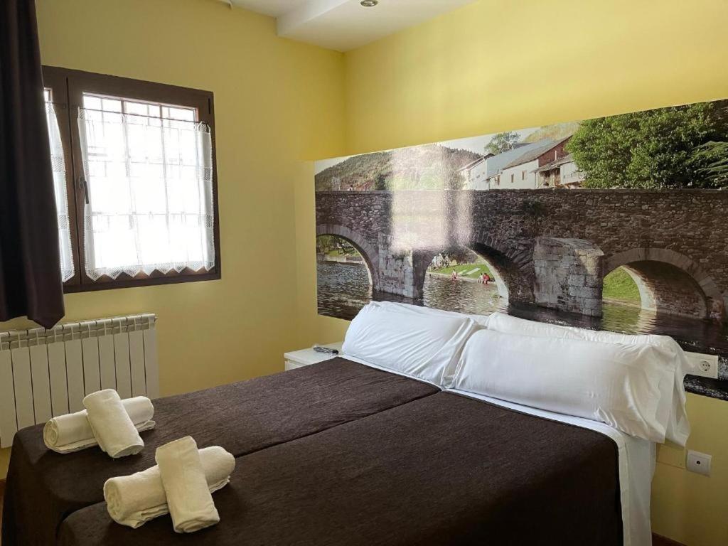 Budget Double Or Twin Room photo 3