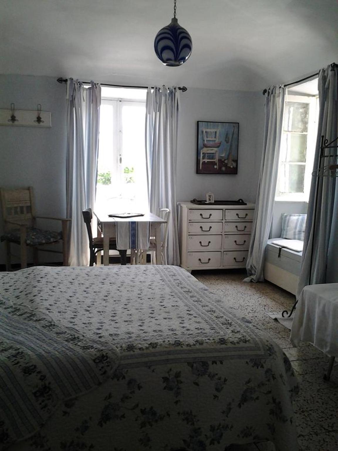 Double Room with Private Bathroom - Photo 3