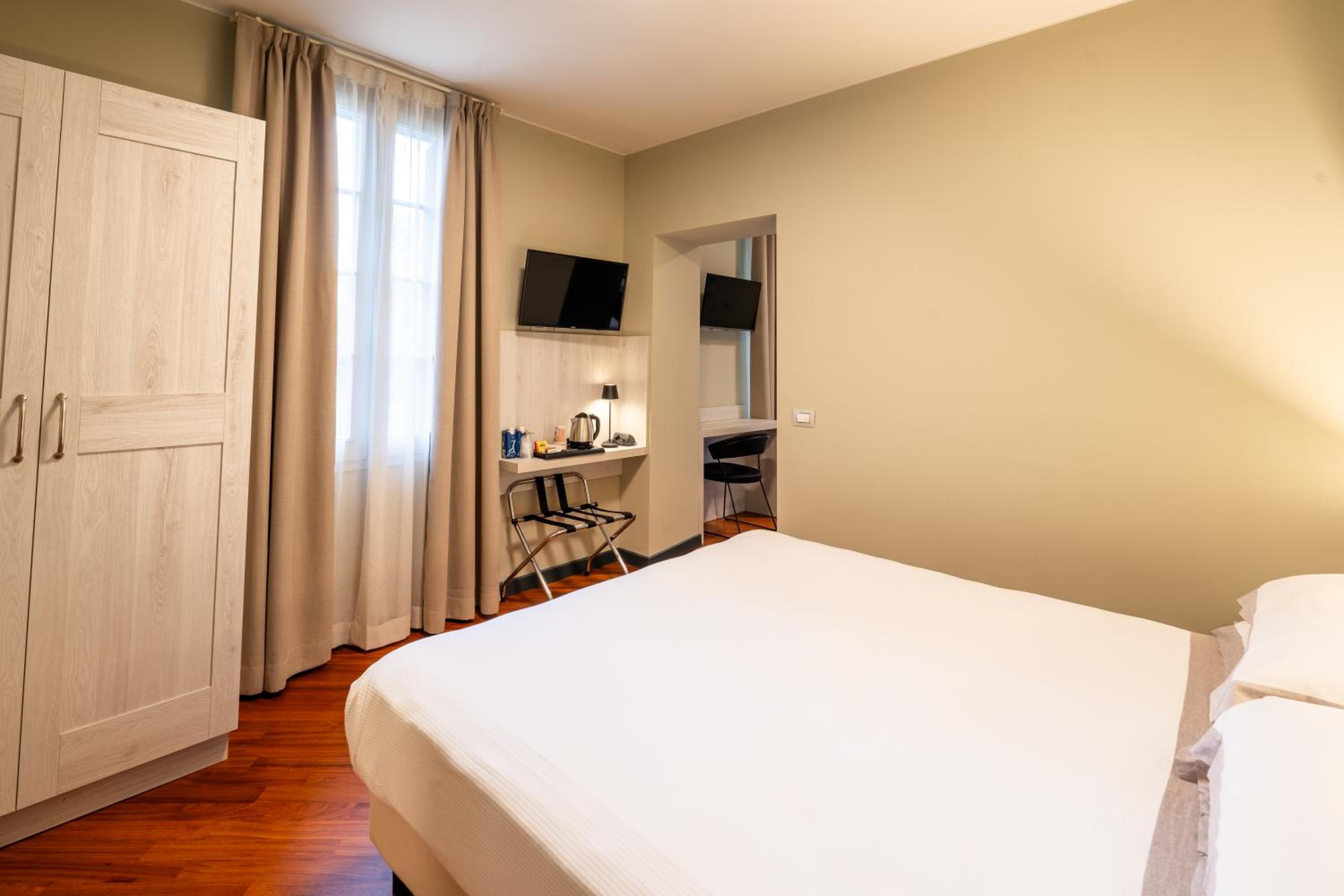 Superior Quadruple Room - Photo 5