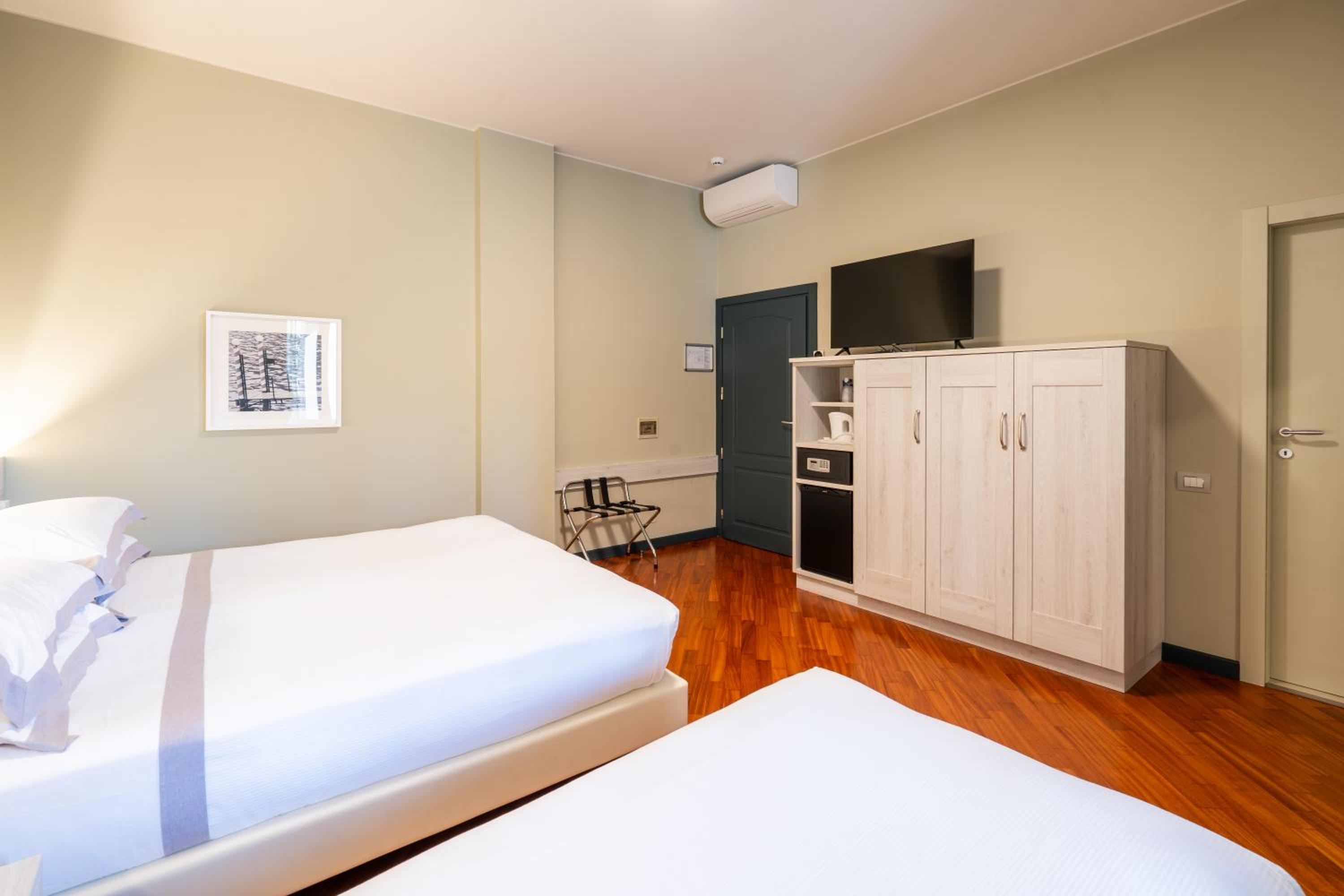 Superior Triple Room - Photo 3