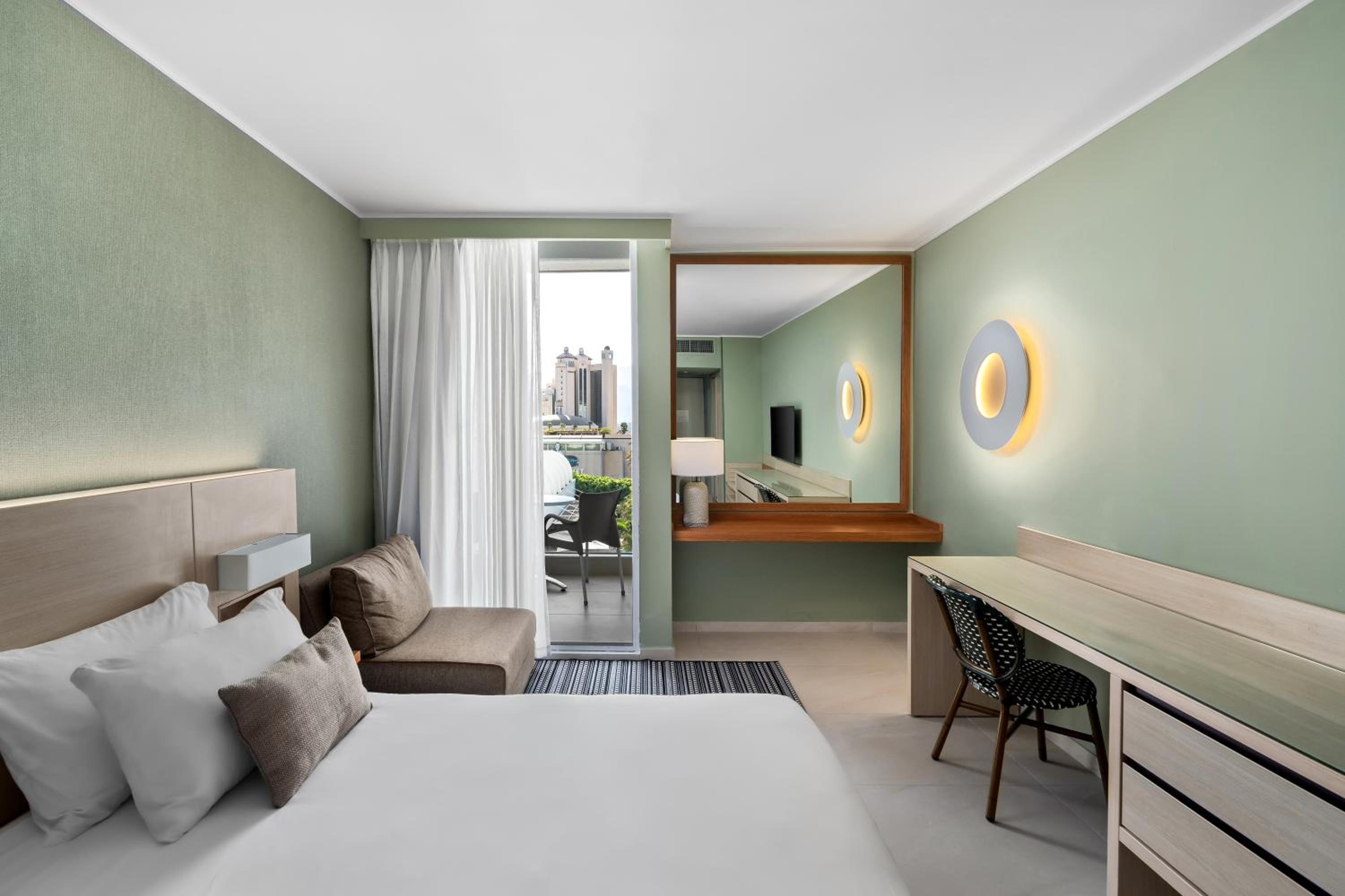 Double or Twin Room with Pool View - Photo 3