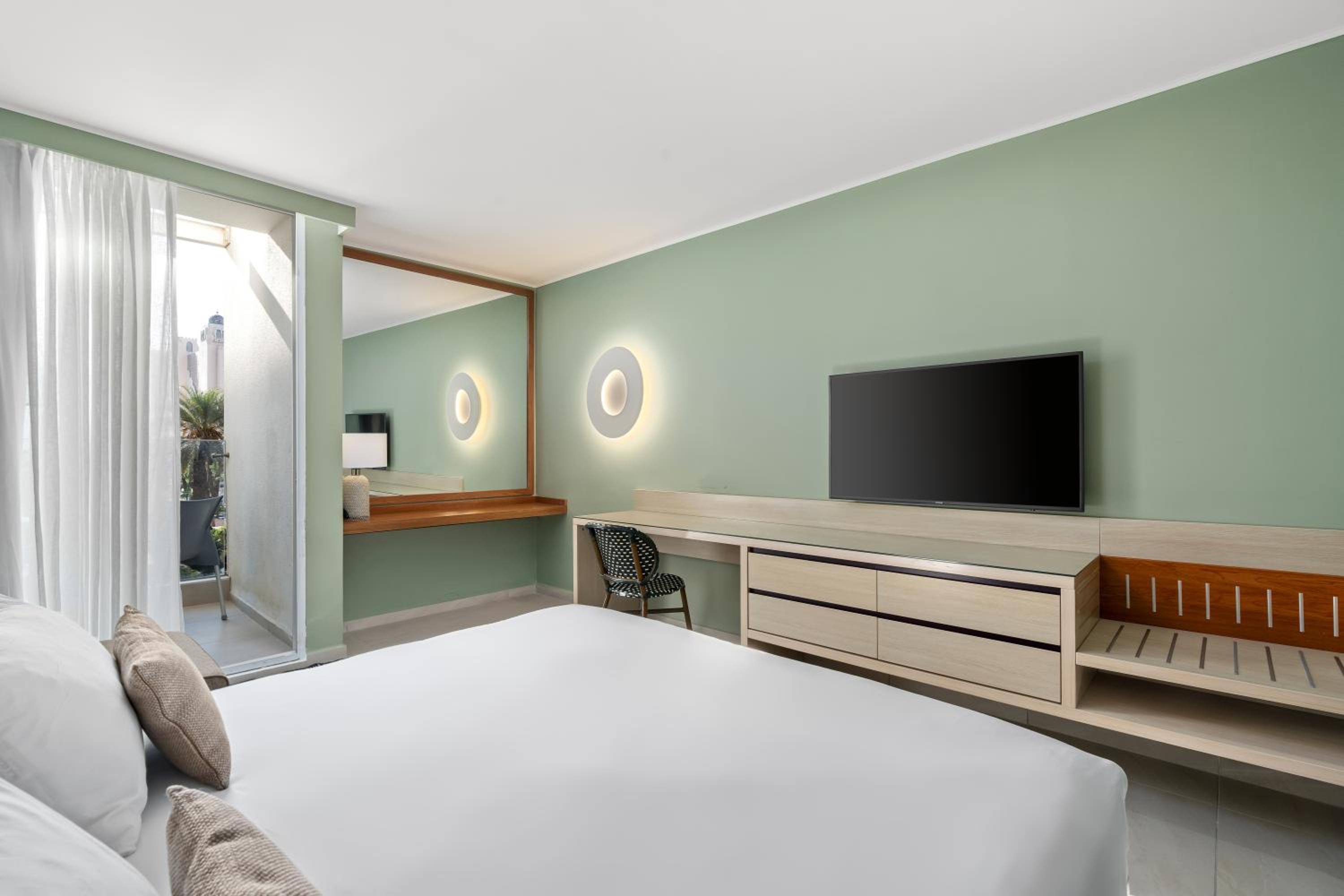 Double or Twin Room with Pool View - Photo 2