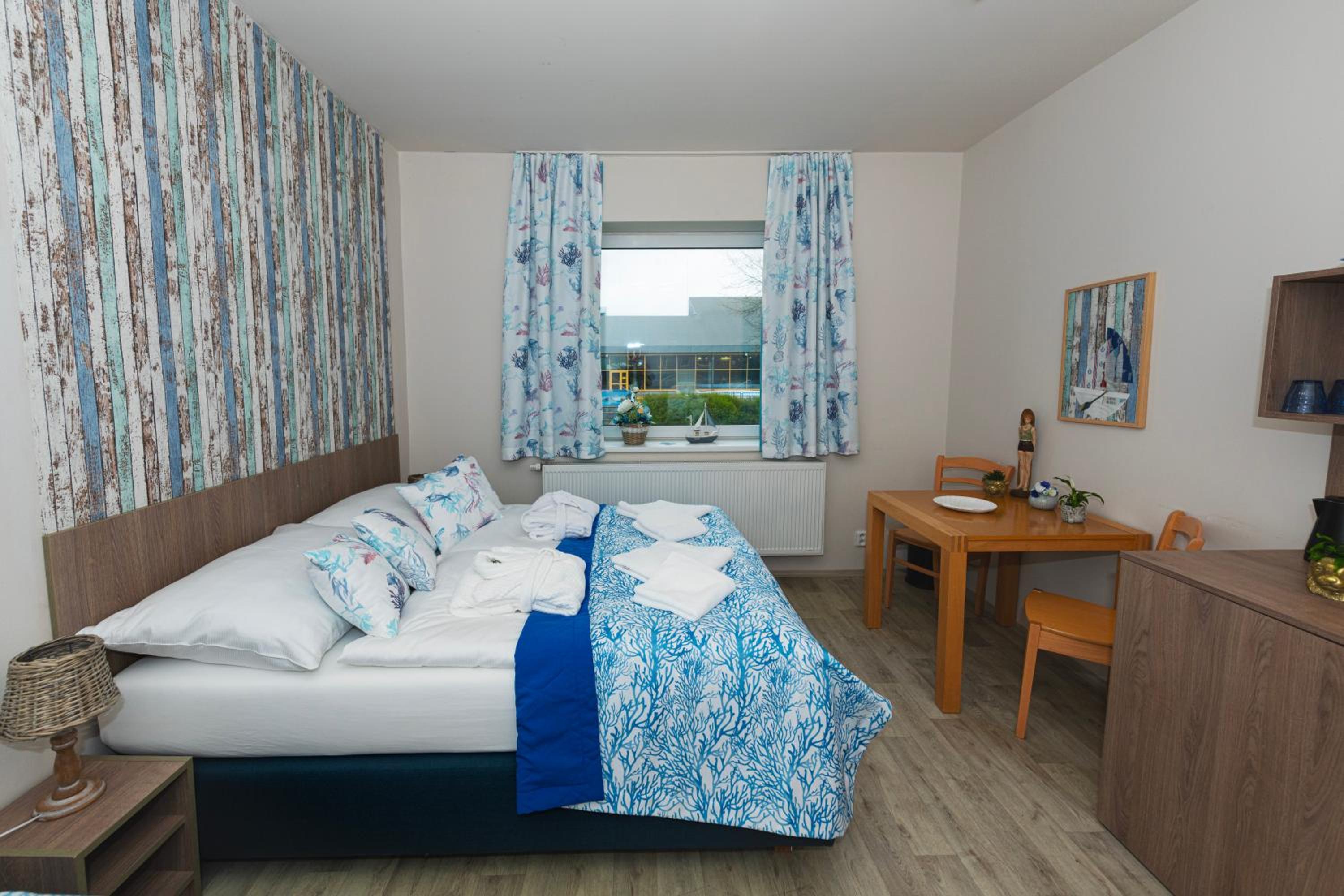 Quadruple Room With Private Bathroom - Photo 2