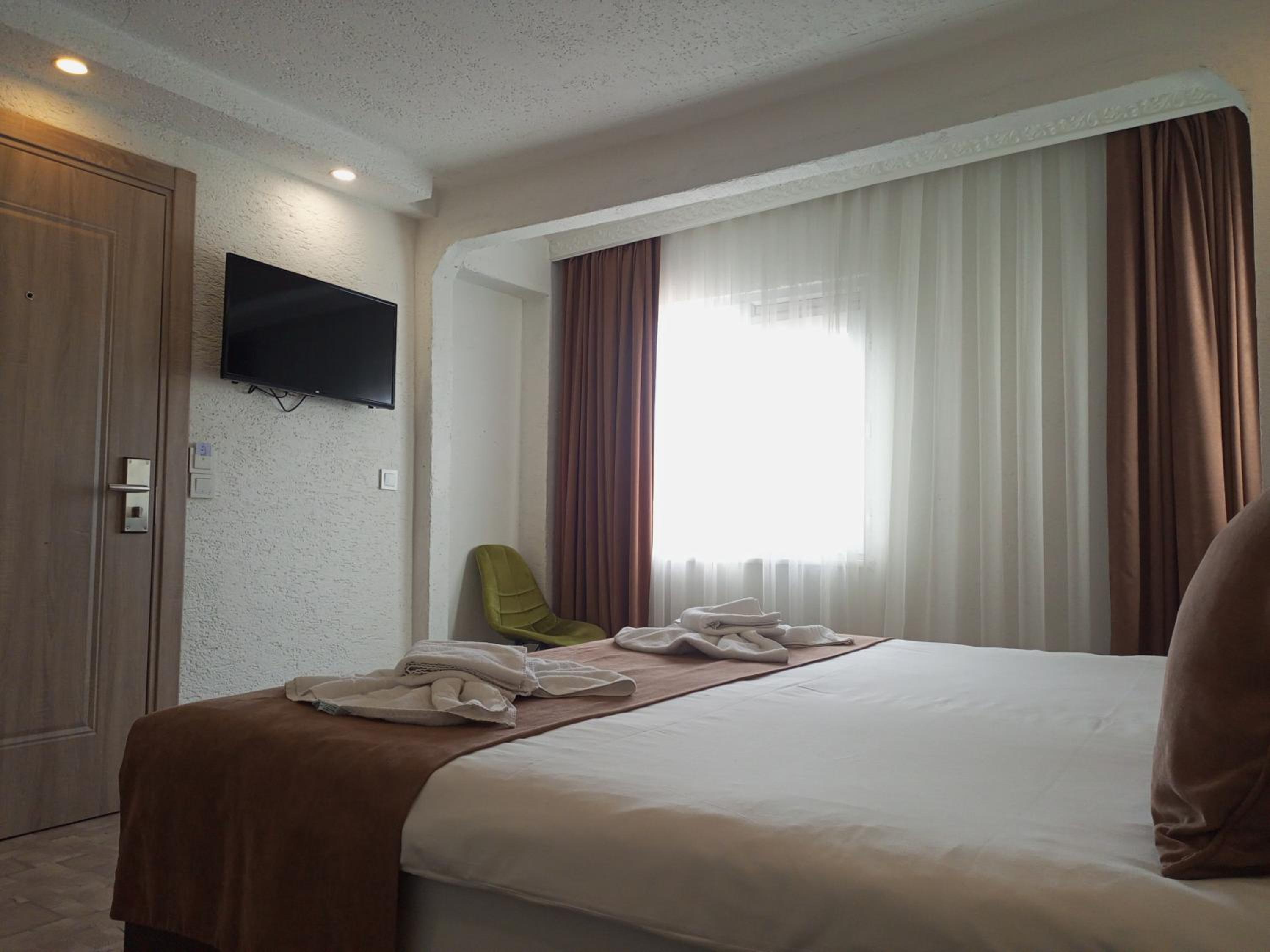 Double or Twin Room with Balcony photo 1