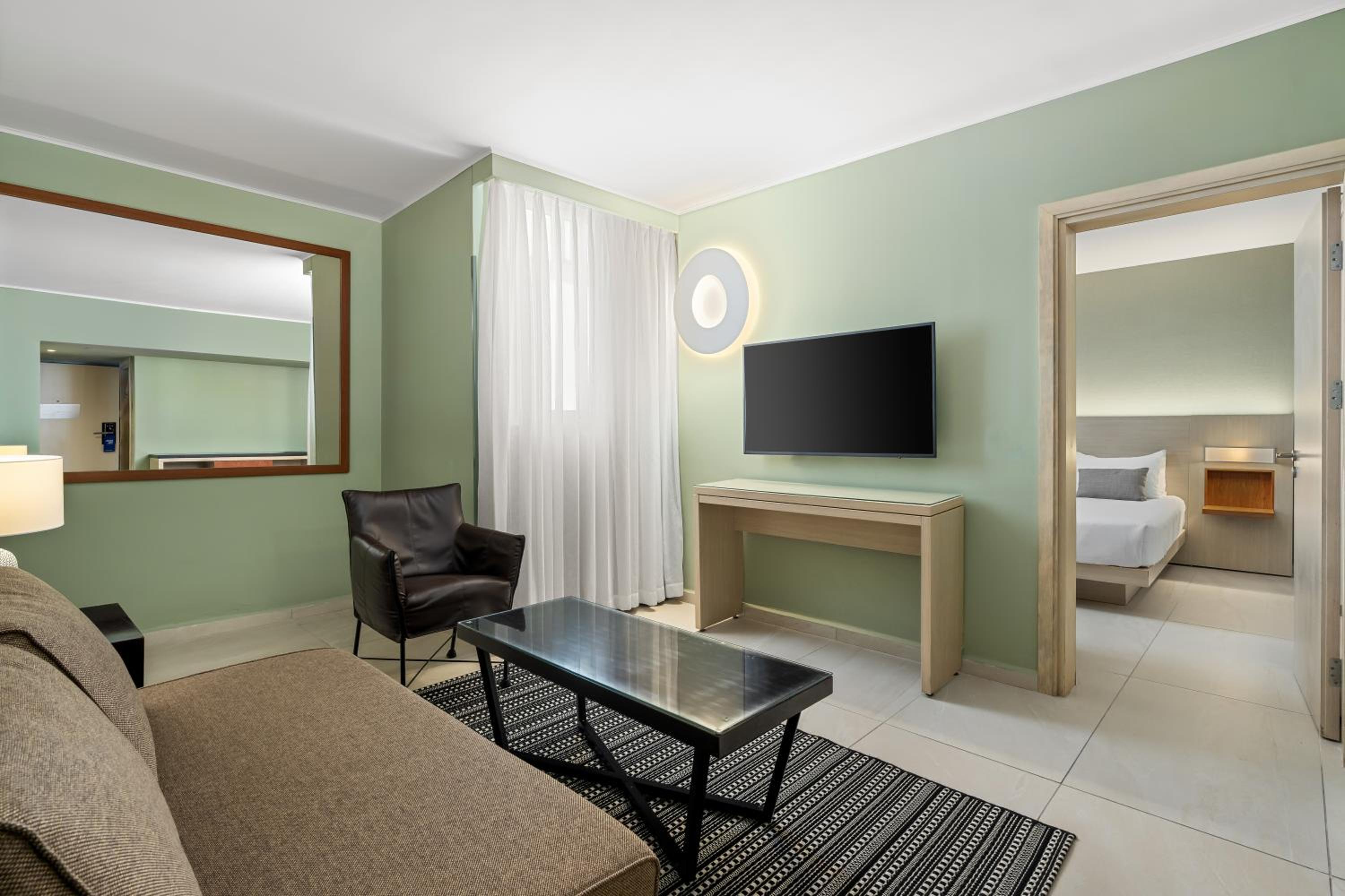 Family Room - Photo 4