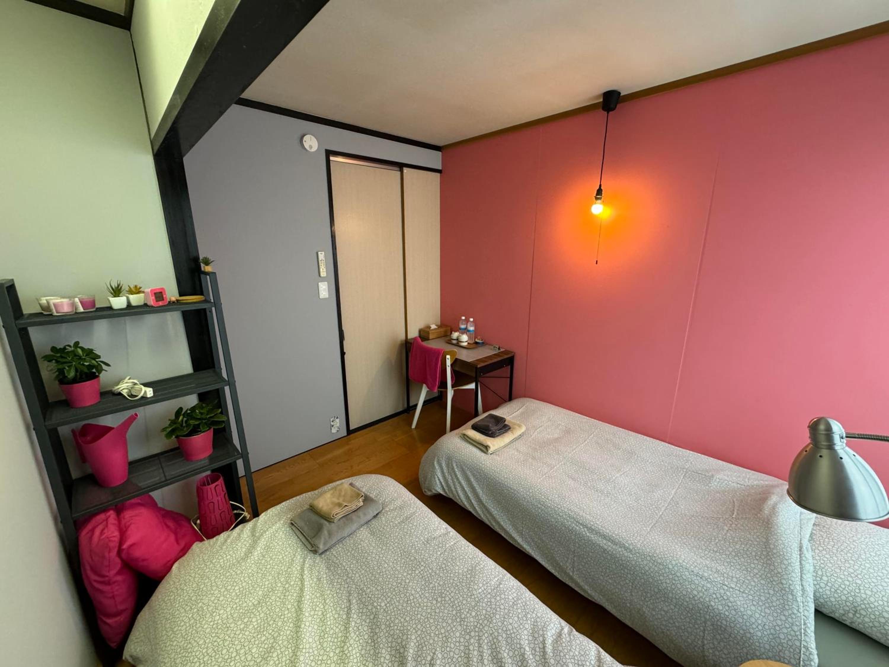 Budget Twin Room - Photo 1