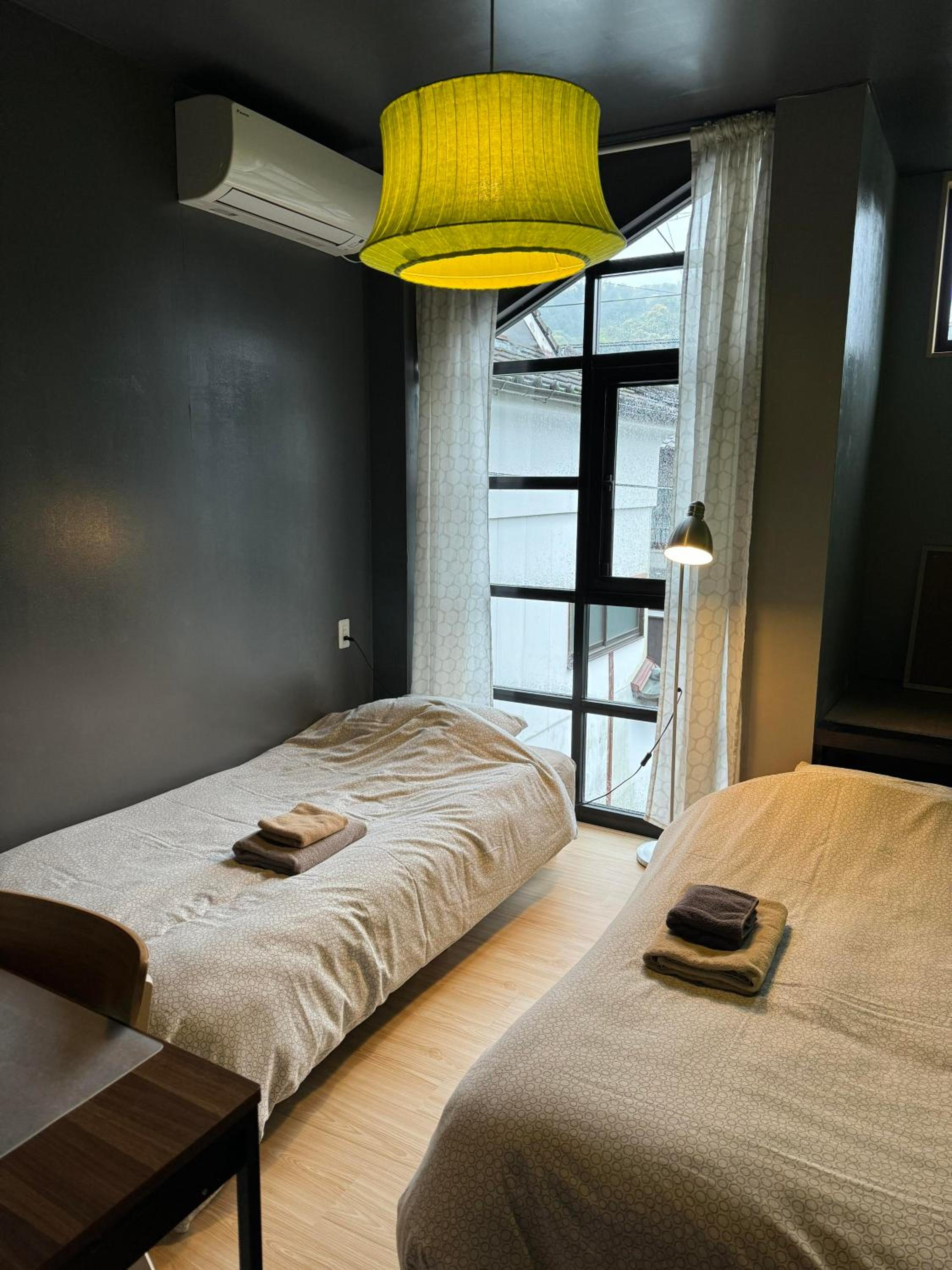 Budget Twin Room - Photo 2