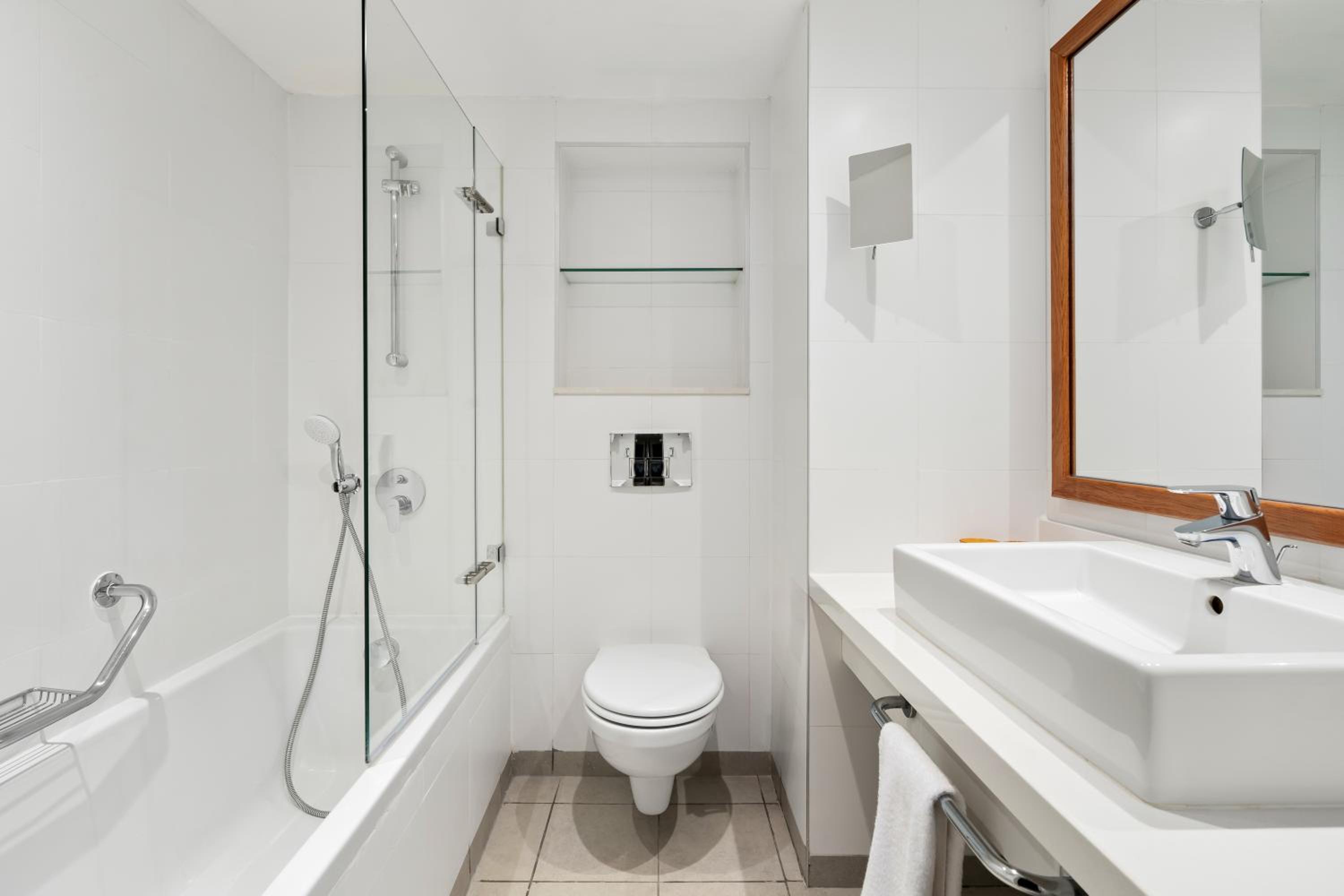 Double or Twin Room - Photo 4