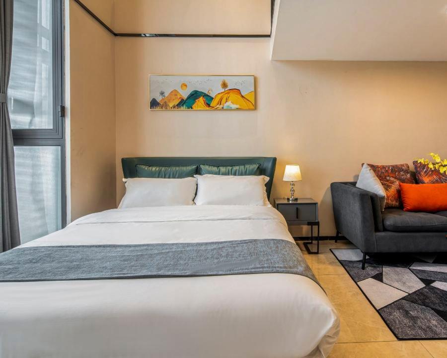 Queen Room with Two Queen Beds photo 1
