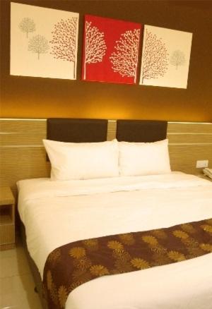 Deluxe King Room photo 1