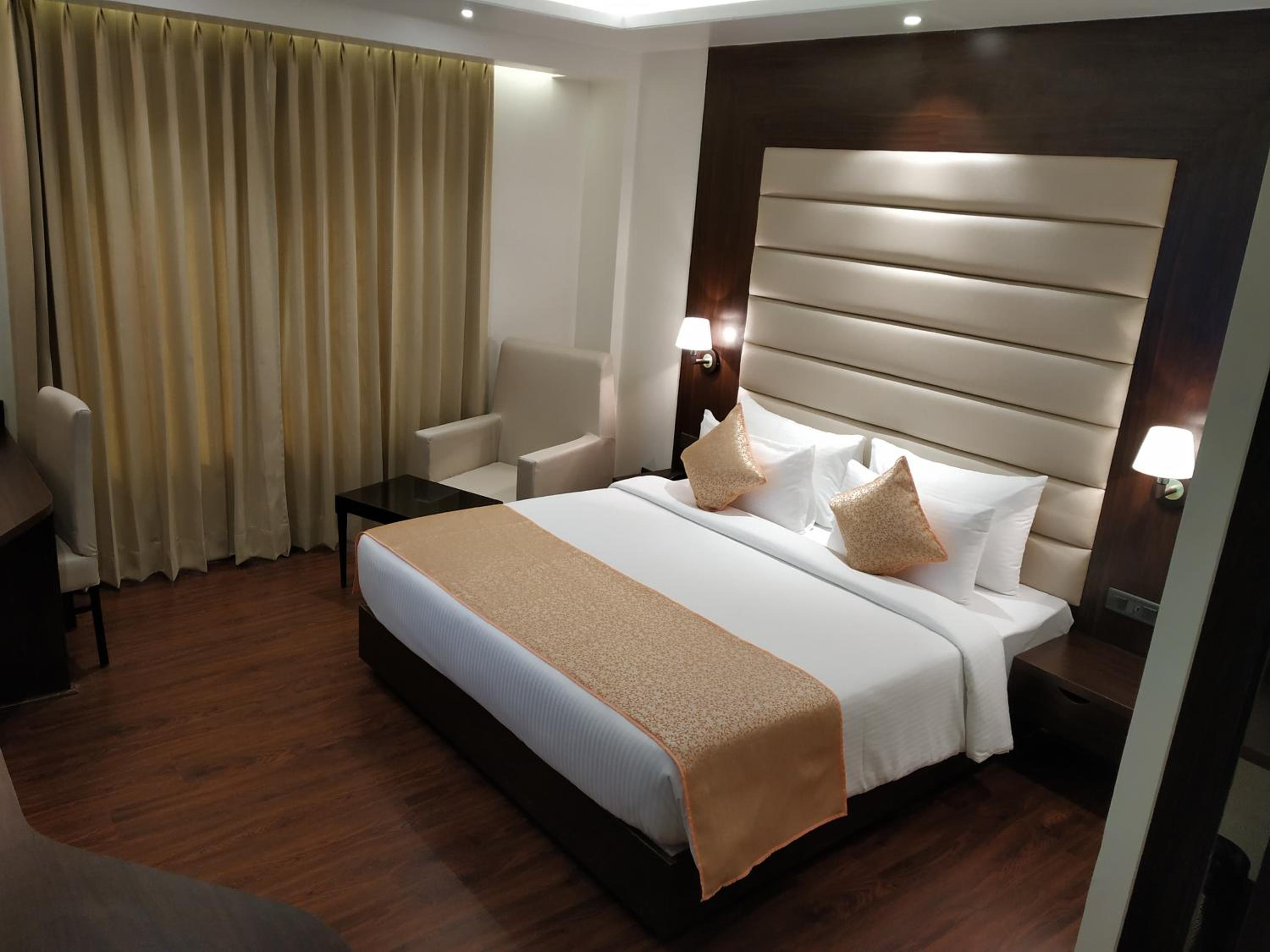 Deluxe Room - Photo 2