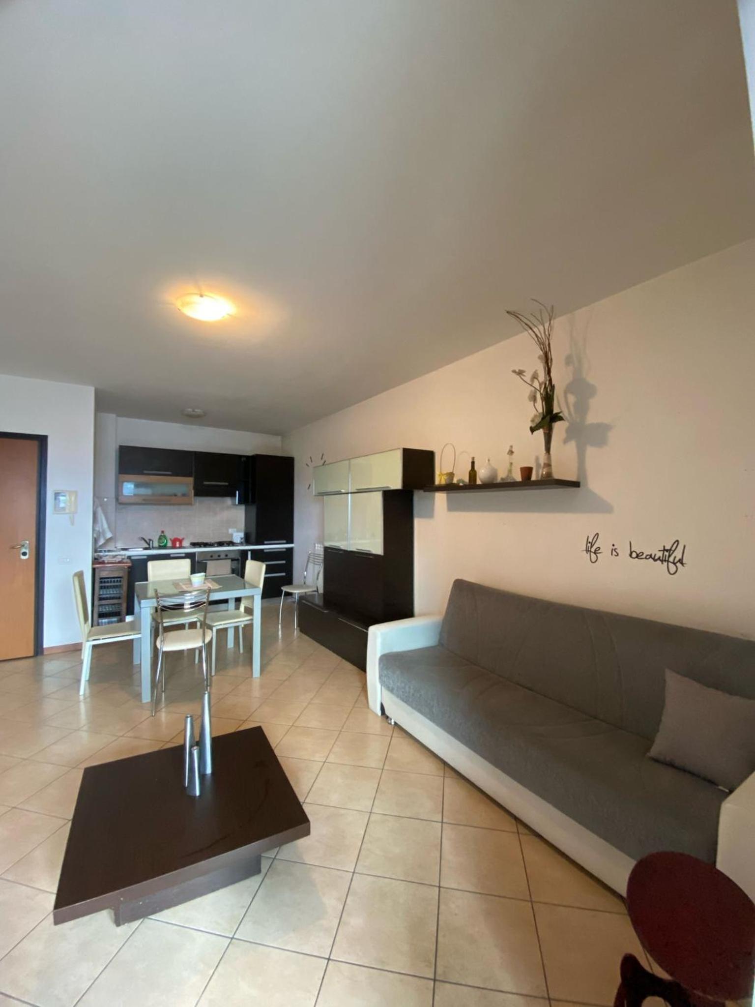 One-Bedroom Apartment photo 2