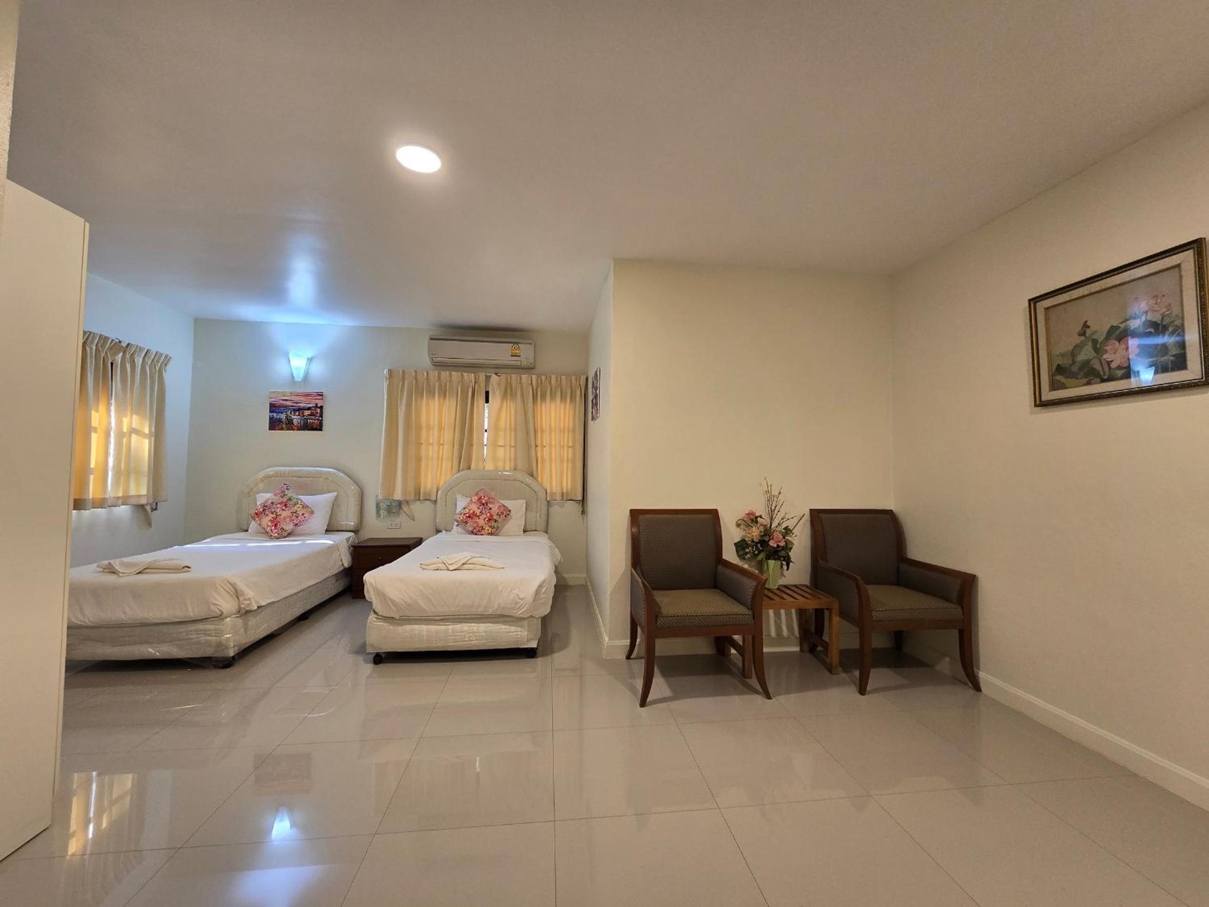 Superior Twin Room - Photo 13