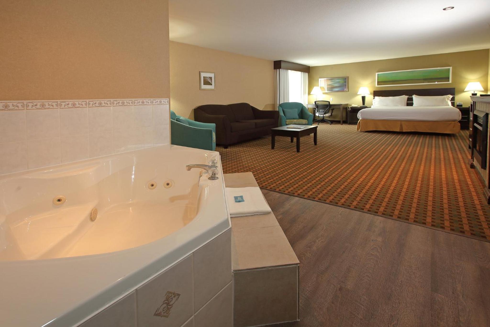 Superior King Suite with Spa Bath - Photo 1