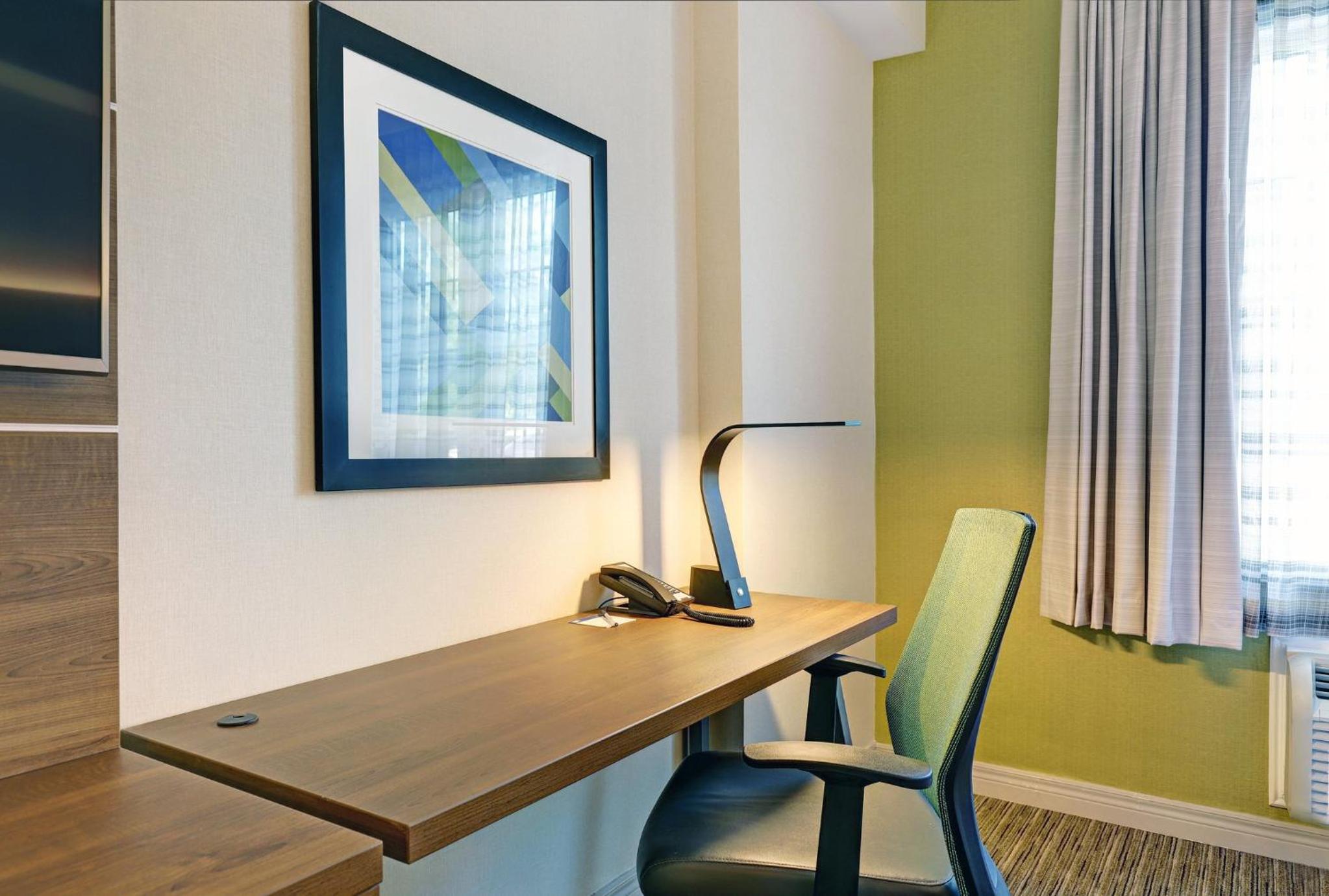 One-Bedroom King Suite with Spa Bath - Photo 1