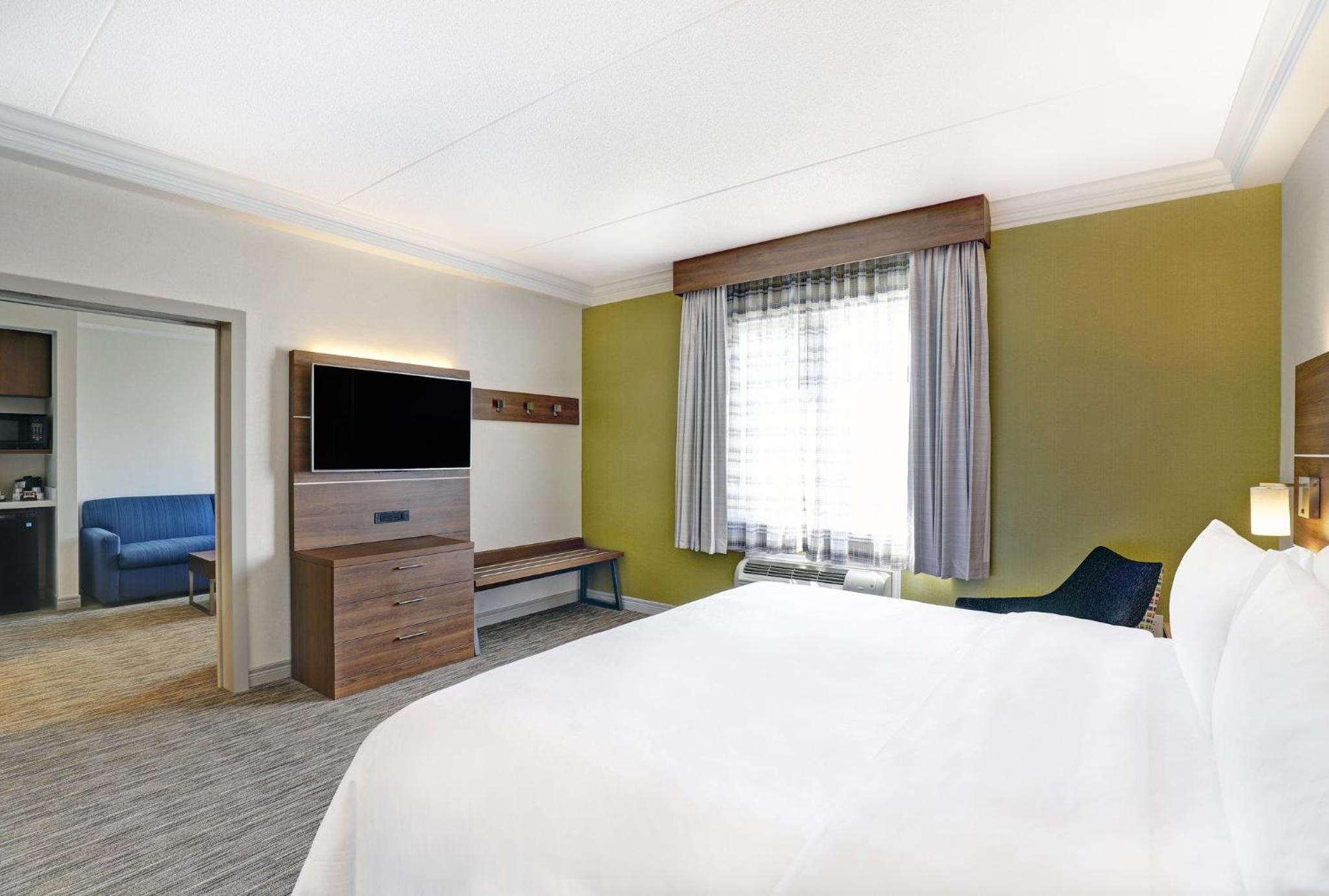 King Suite - Photo 2