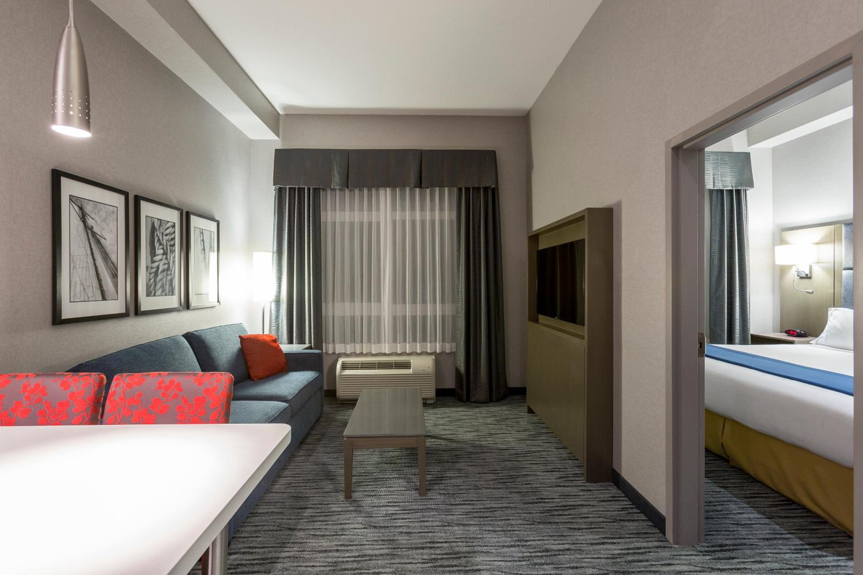 Executive King Suite - Photo 9