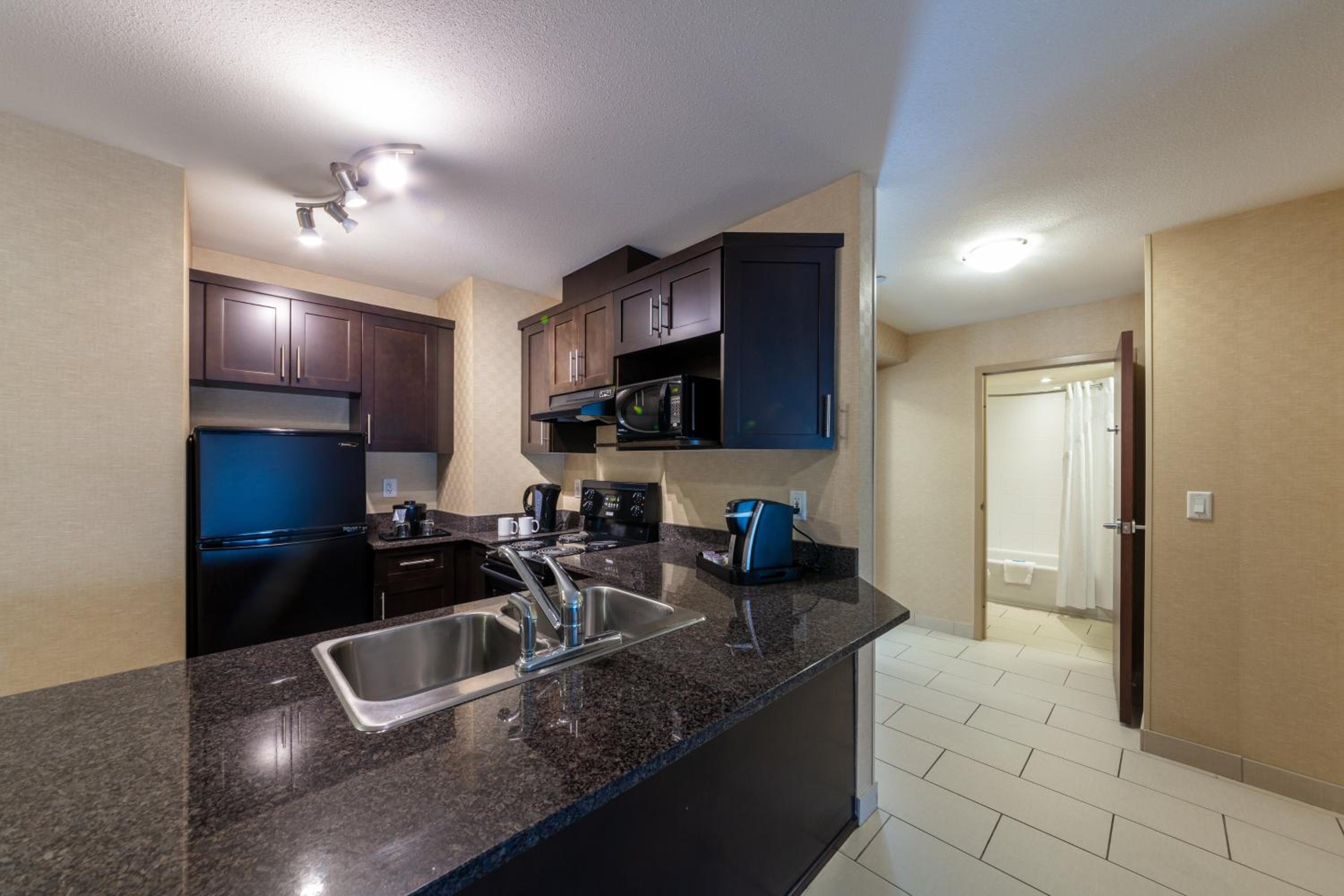Two-Bedroom Suite - Photo 2