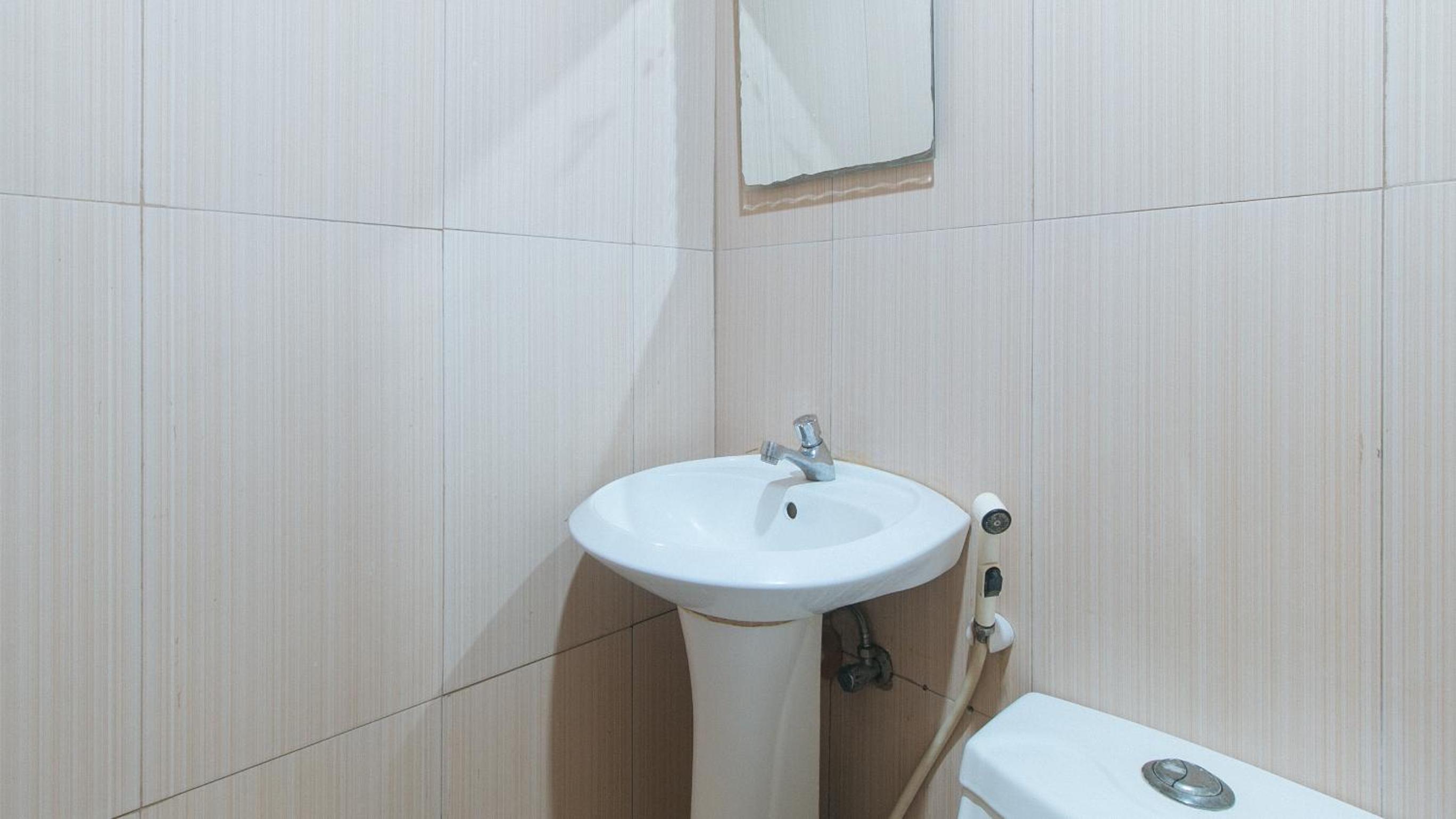 Standard Double Room - Photo 11