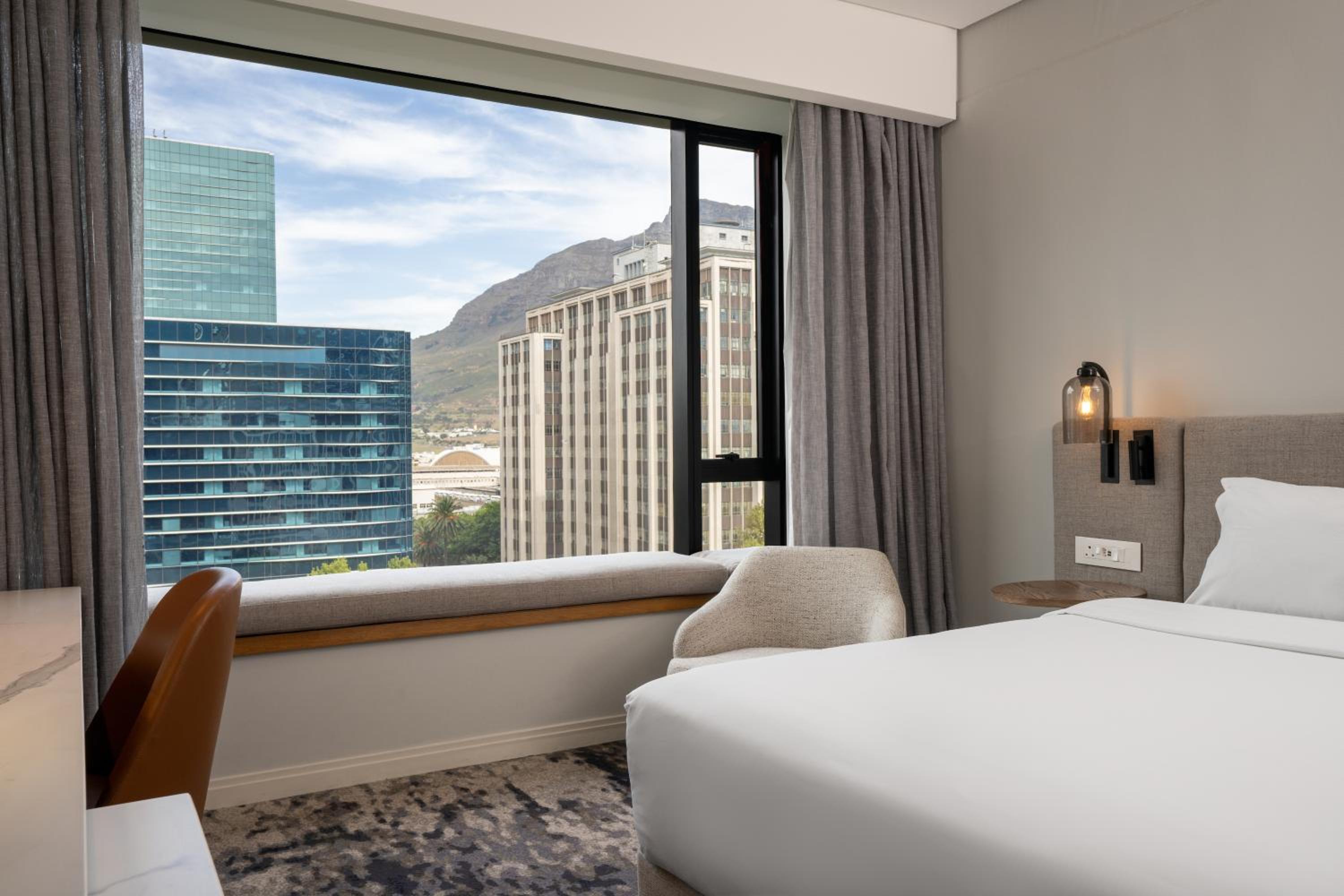 Premium Room with Mountain View - Photo 10