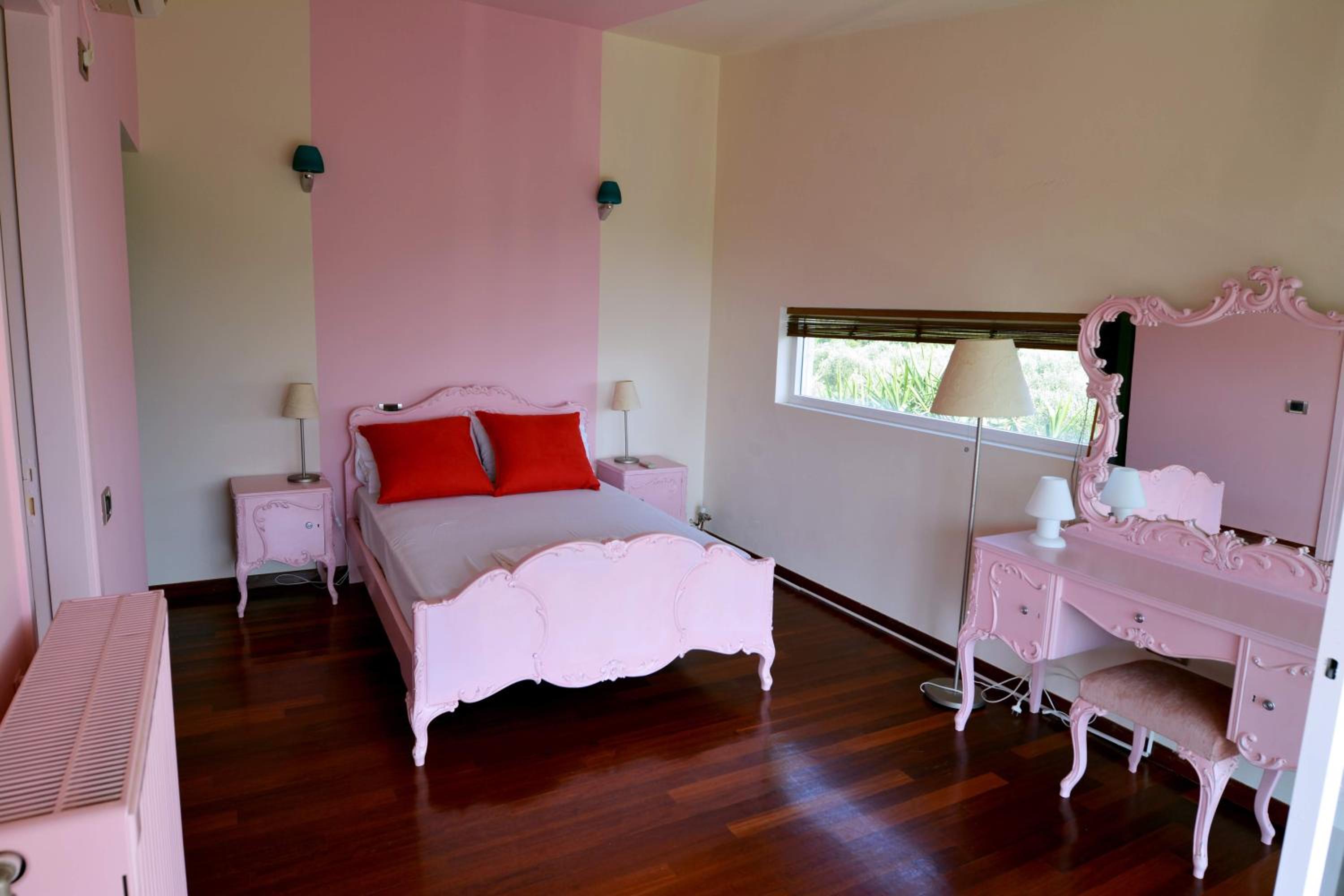 Four-Bedroom House photo 1