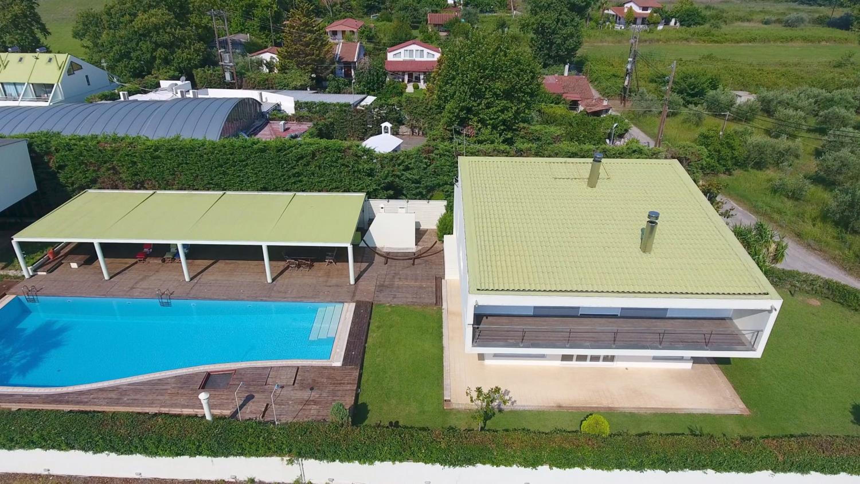 Four-Bedroom House photo 3