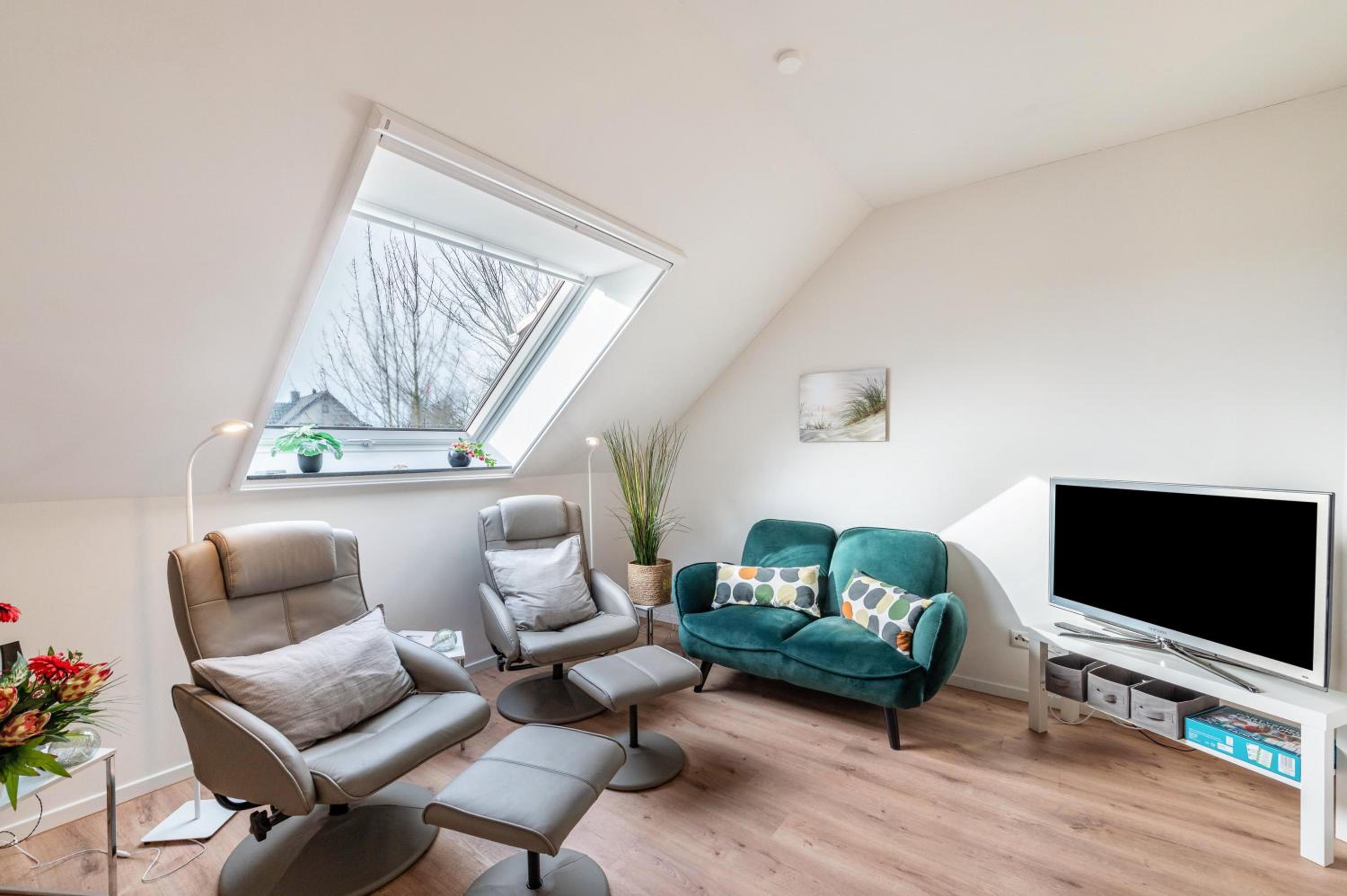 Two-Bedroom Deluxe Apartment with Garden View photo 1