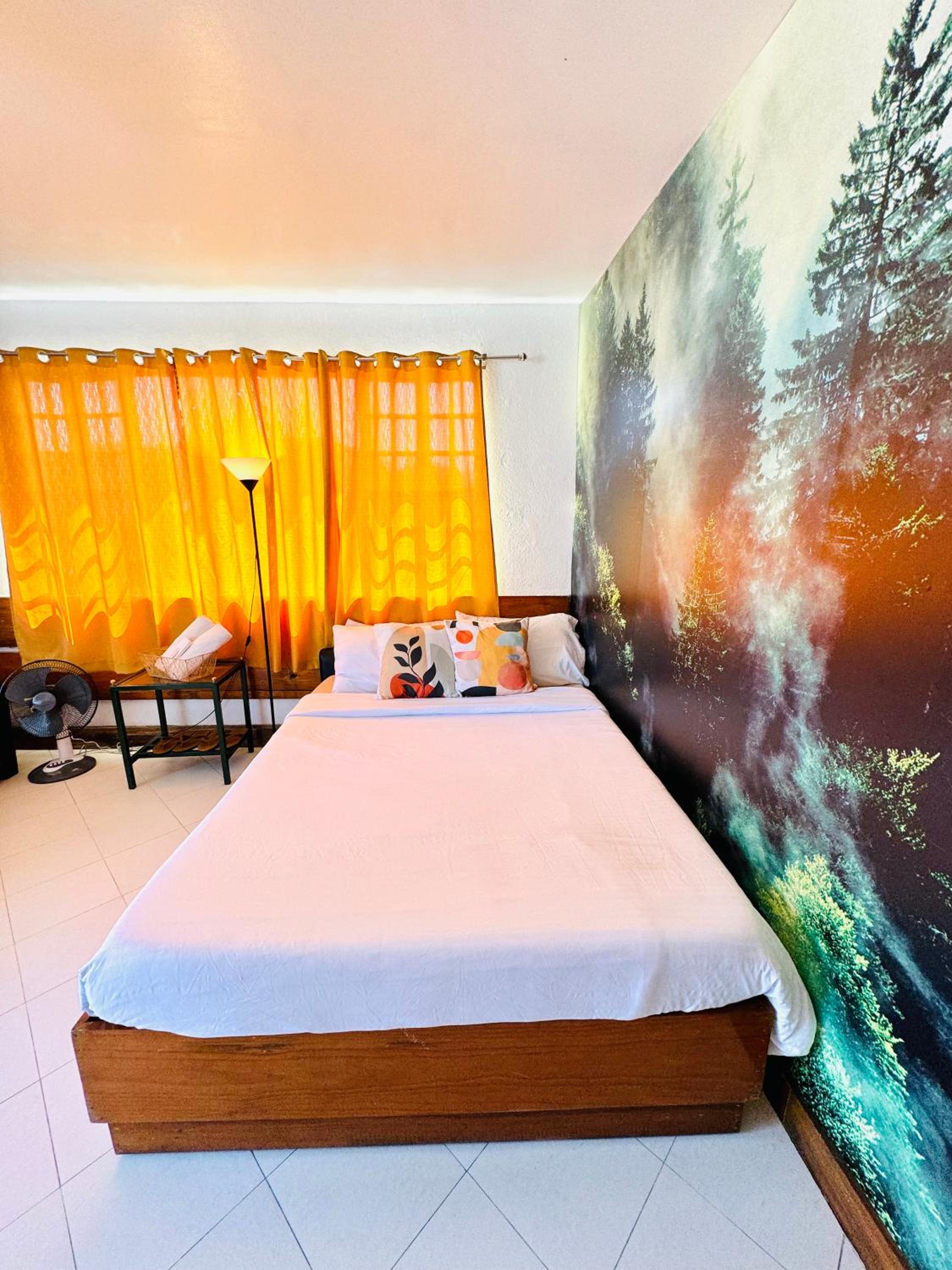 Deluxe Double Room with Balcony - Photo 8