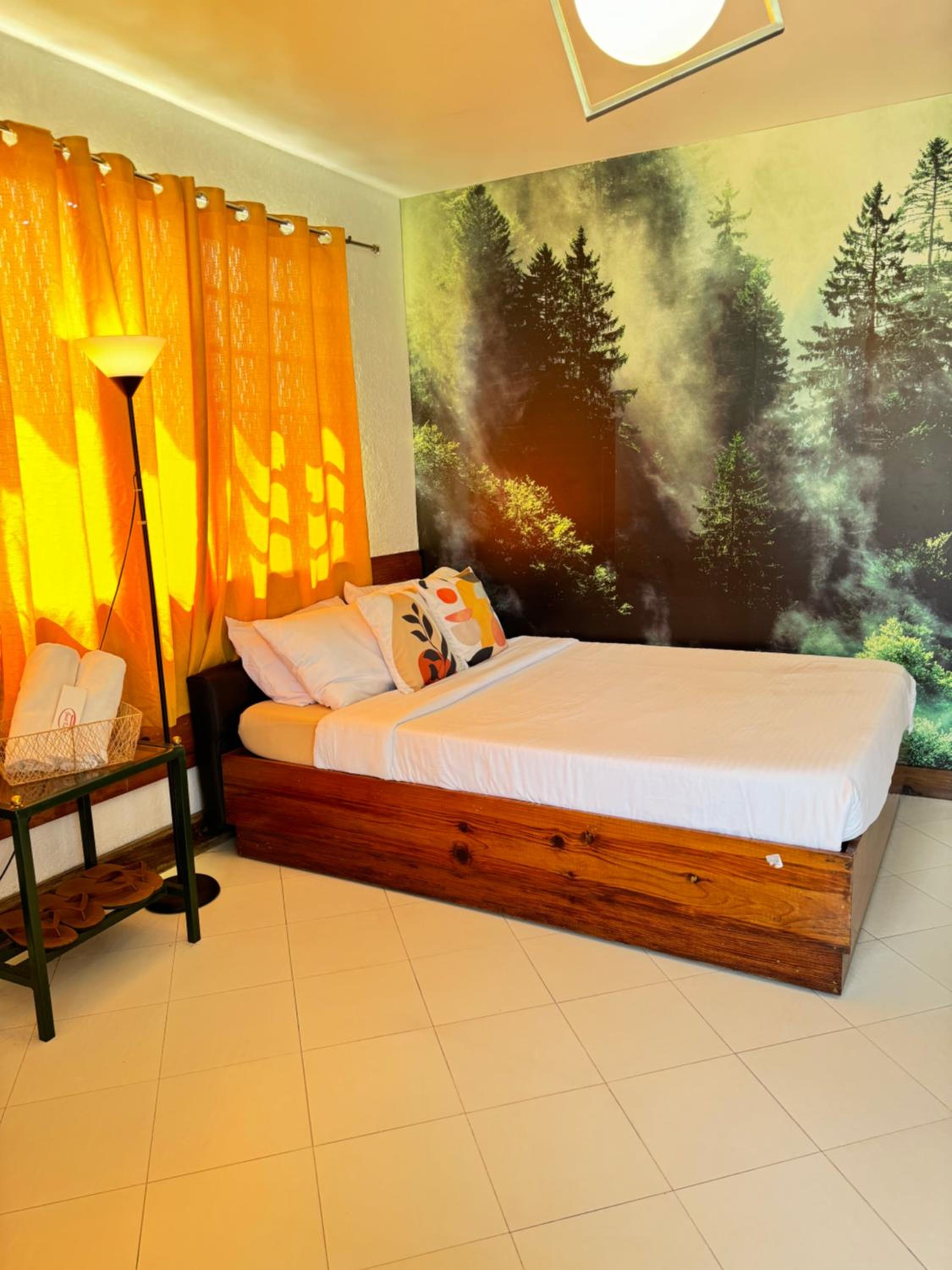 Deluxe Double Room with Balcony - Photo 12