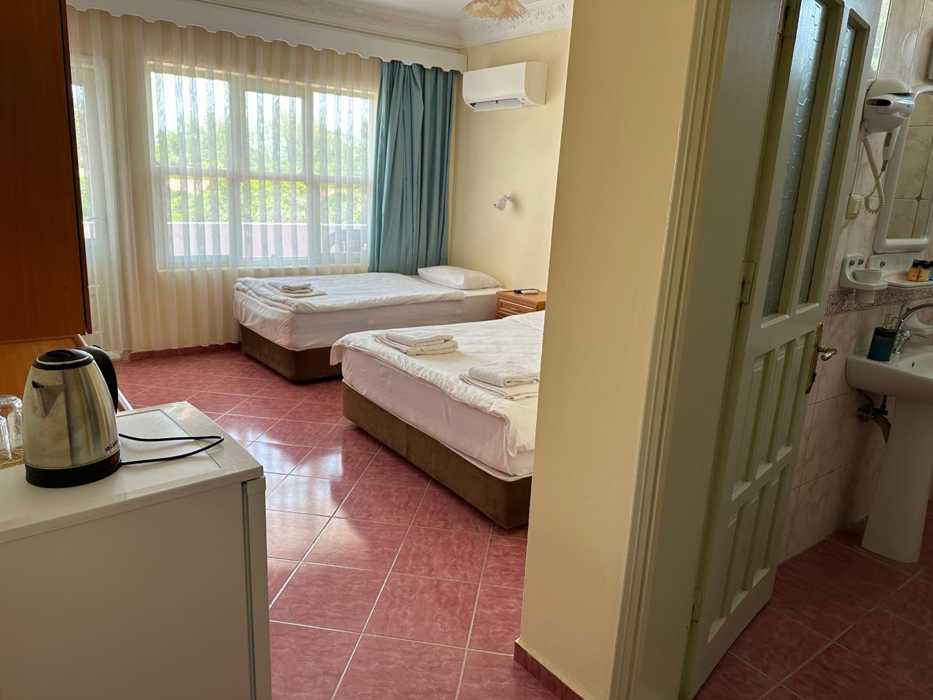 Triple Room with Balcony photo 1