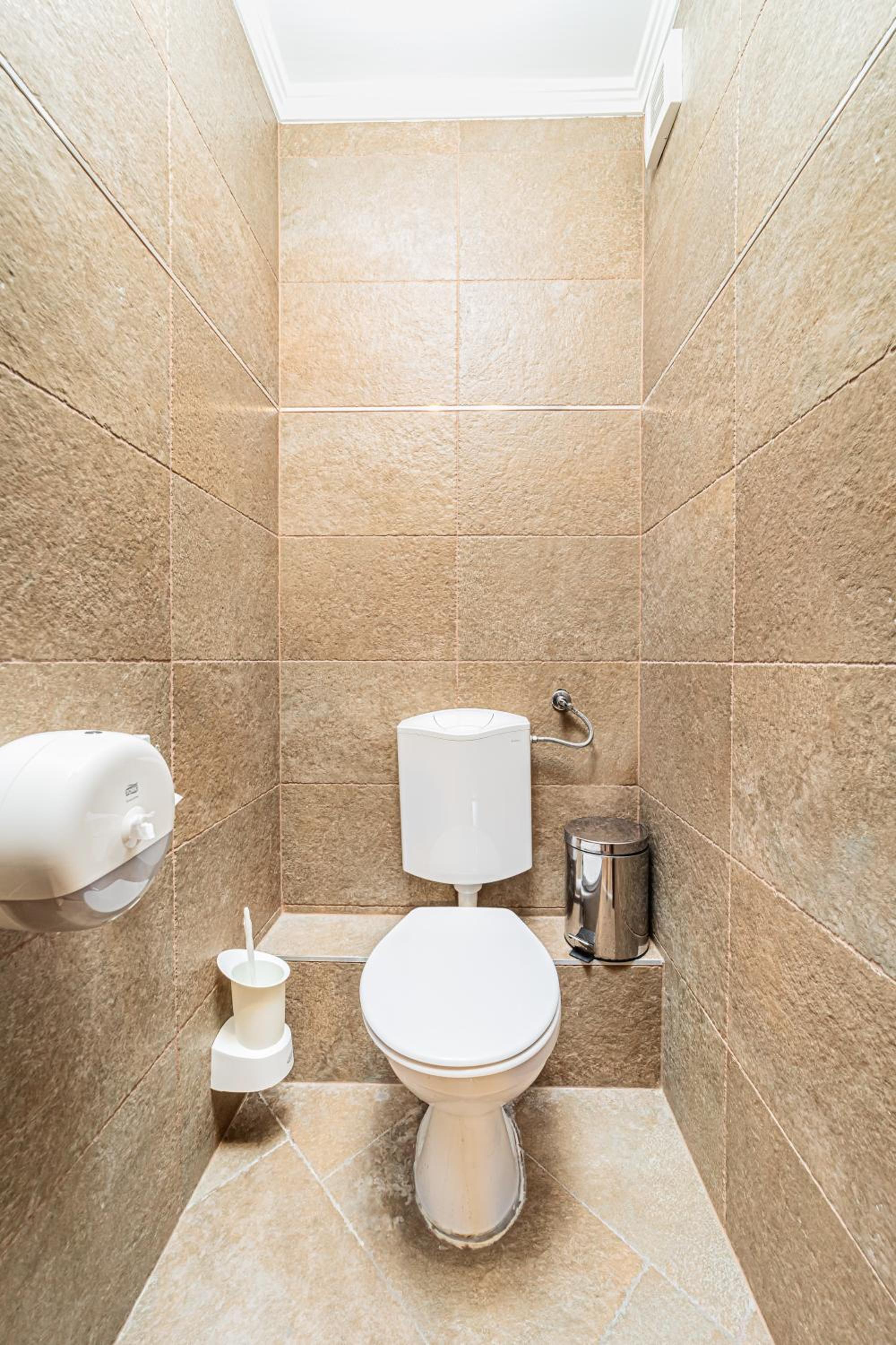 Deluxe Suite - Photo 10