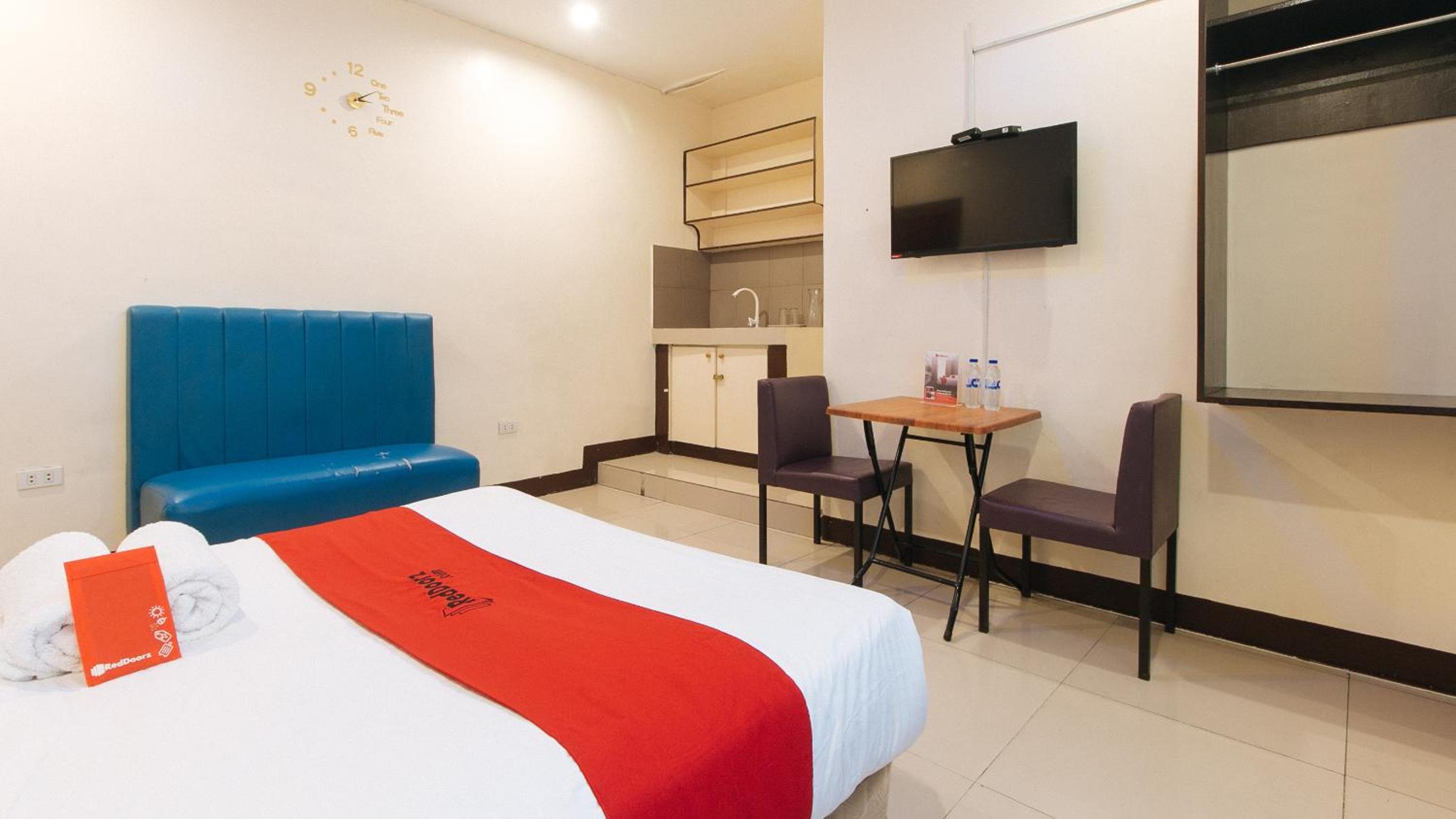 Standard Double Room - Photo 17