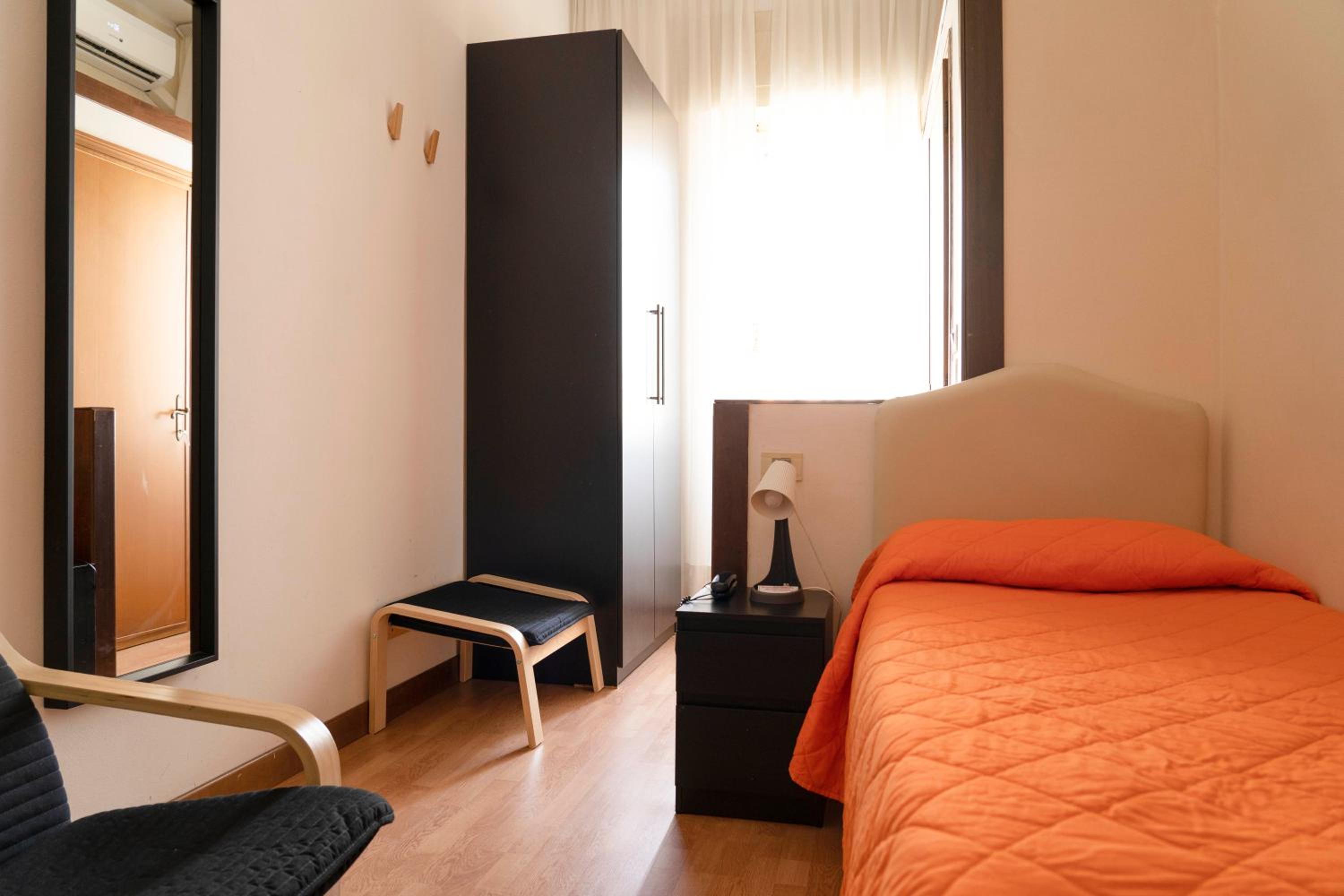 Single Room photo 1
