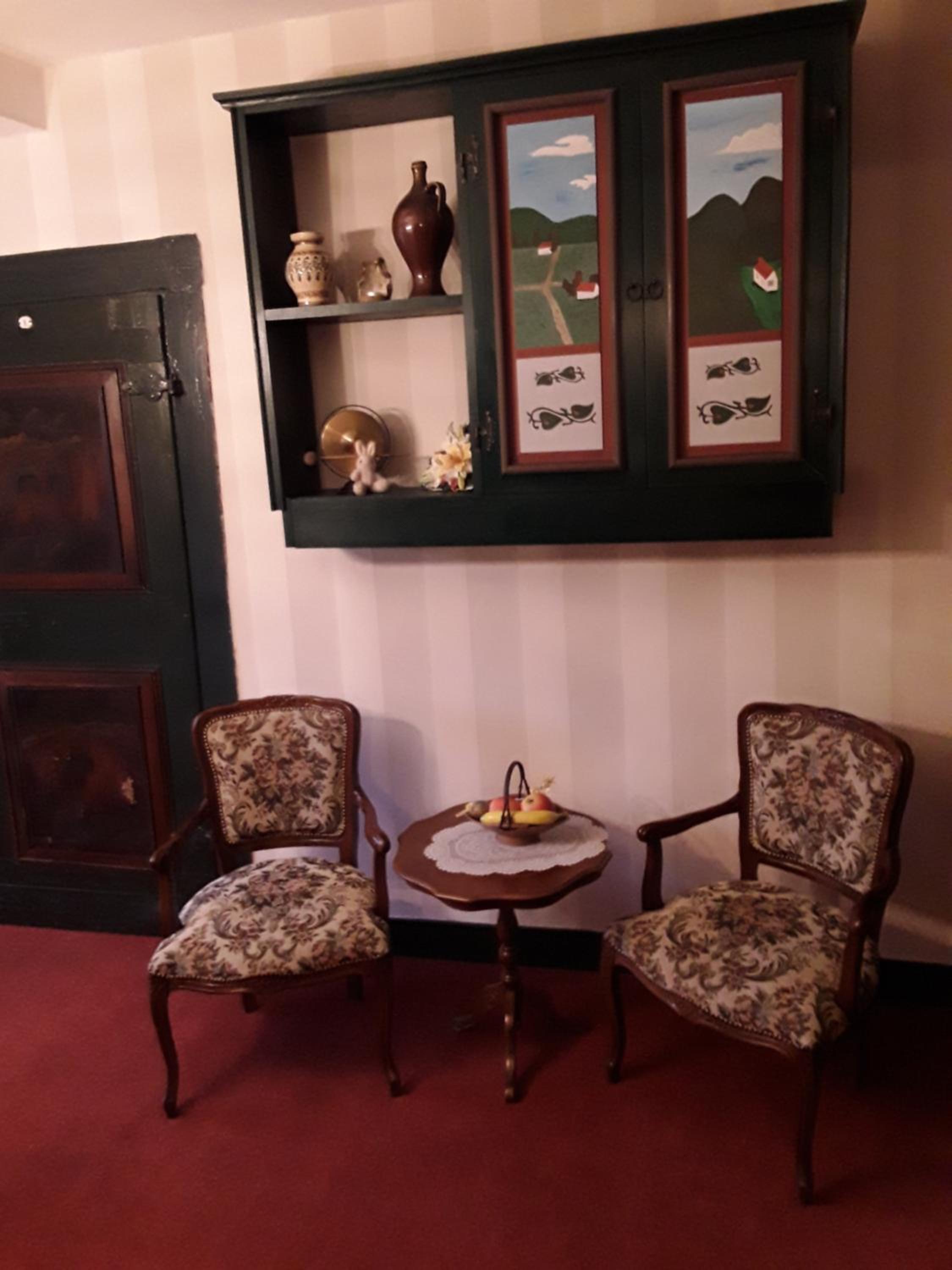 Large Double Room - Photo 6