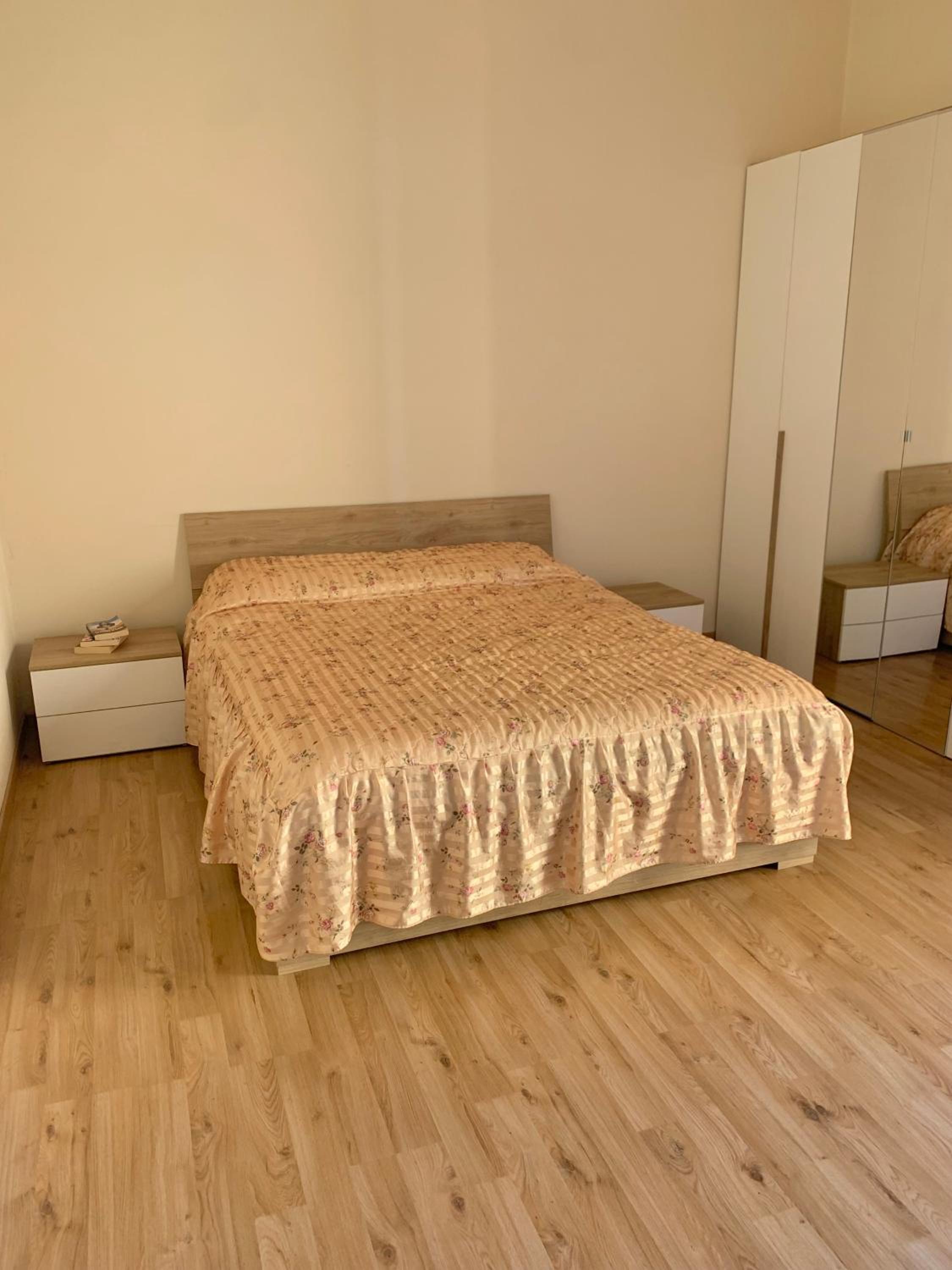 Studio Apartment With Balcony photo 2