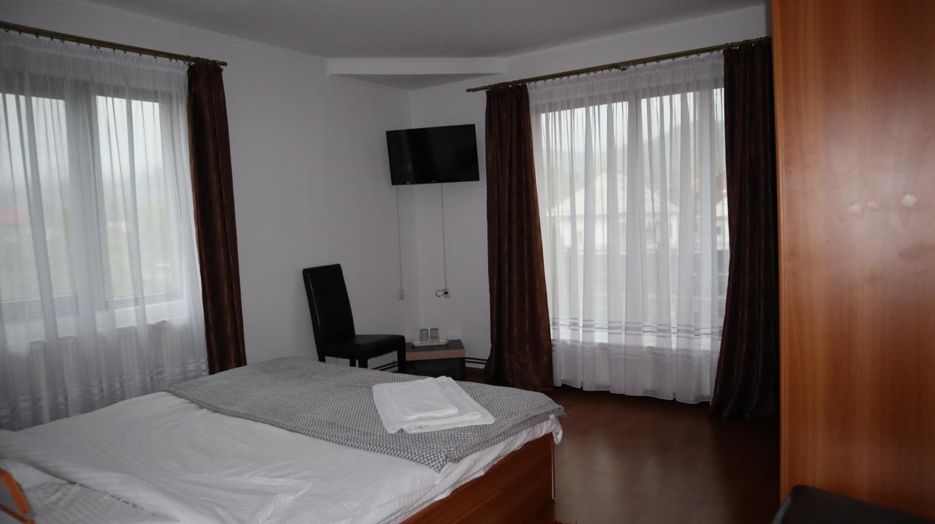 Double Room with Private Bathroom photo 3