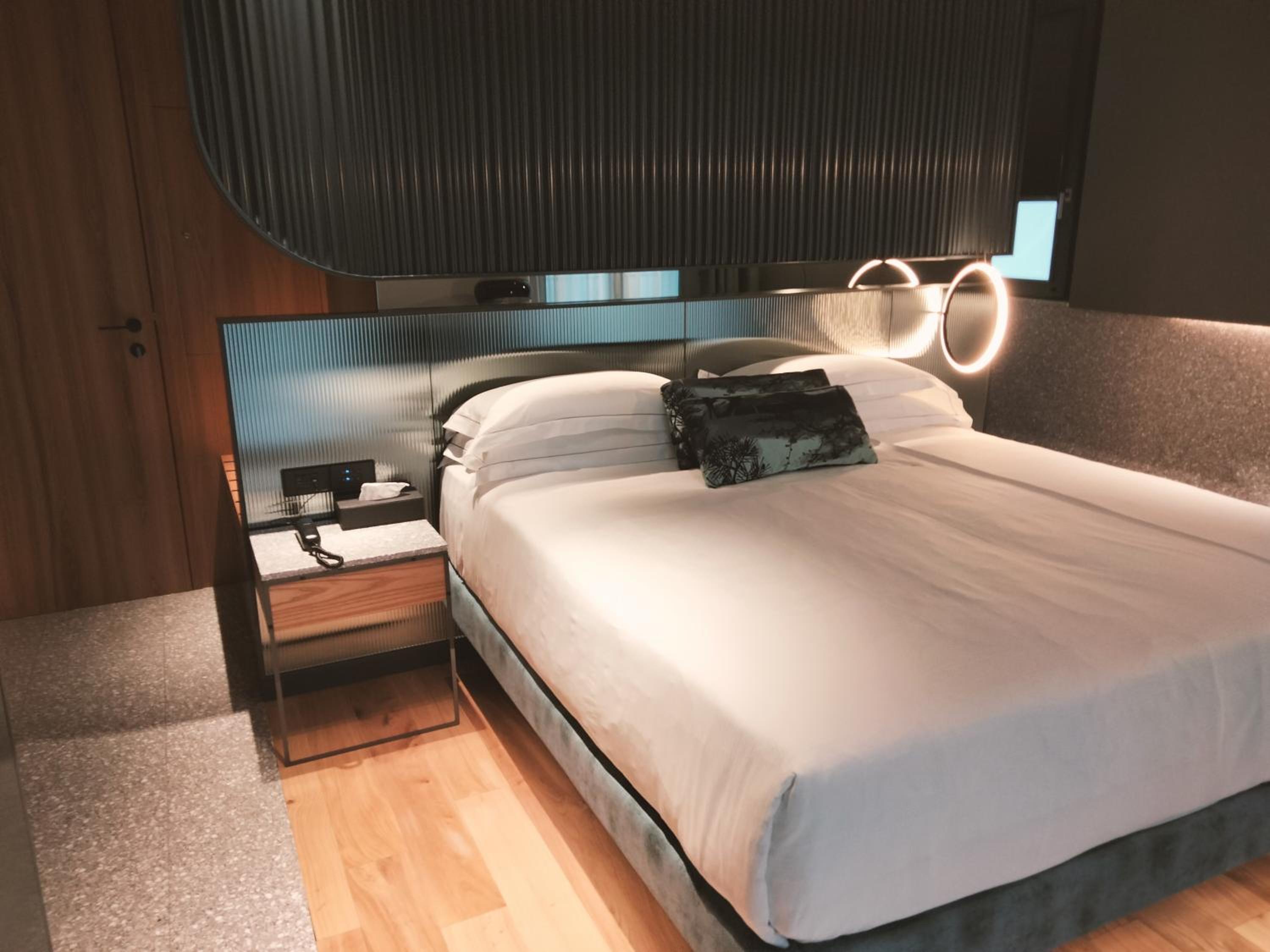 Junior King Suite with Terrace and Garden View - Non-Smoking