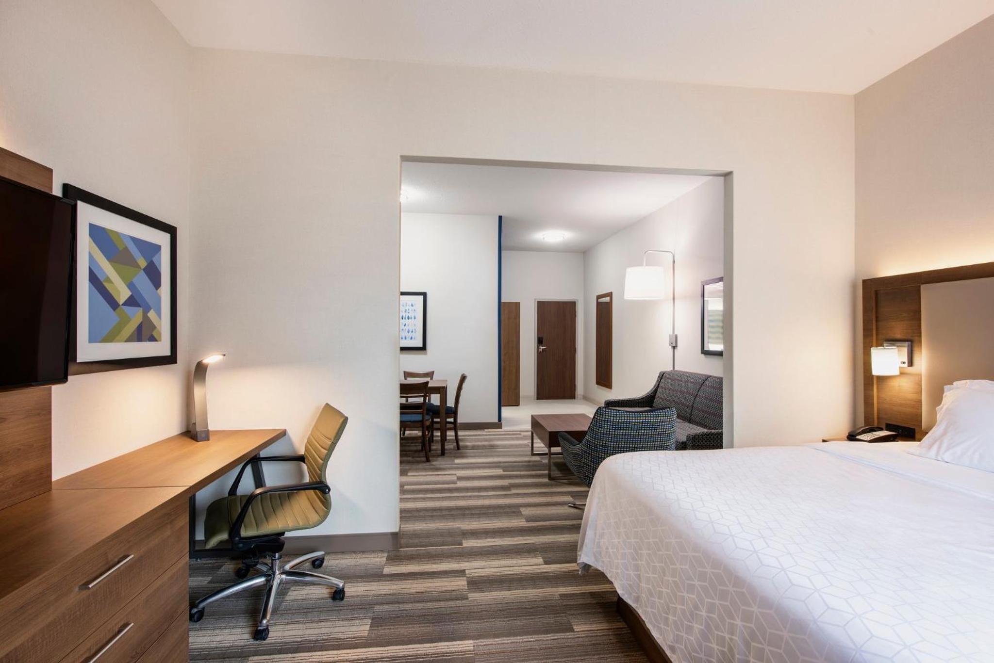 One-Bedroom Suite with Sofa Bed