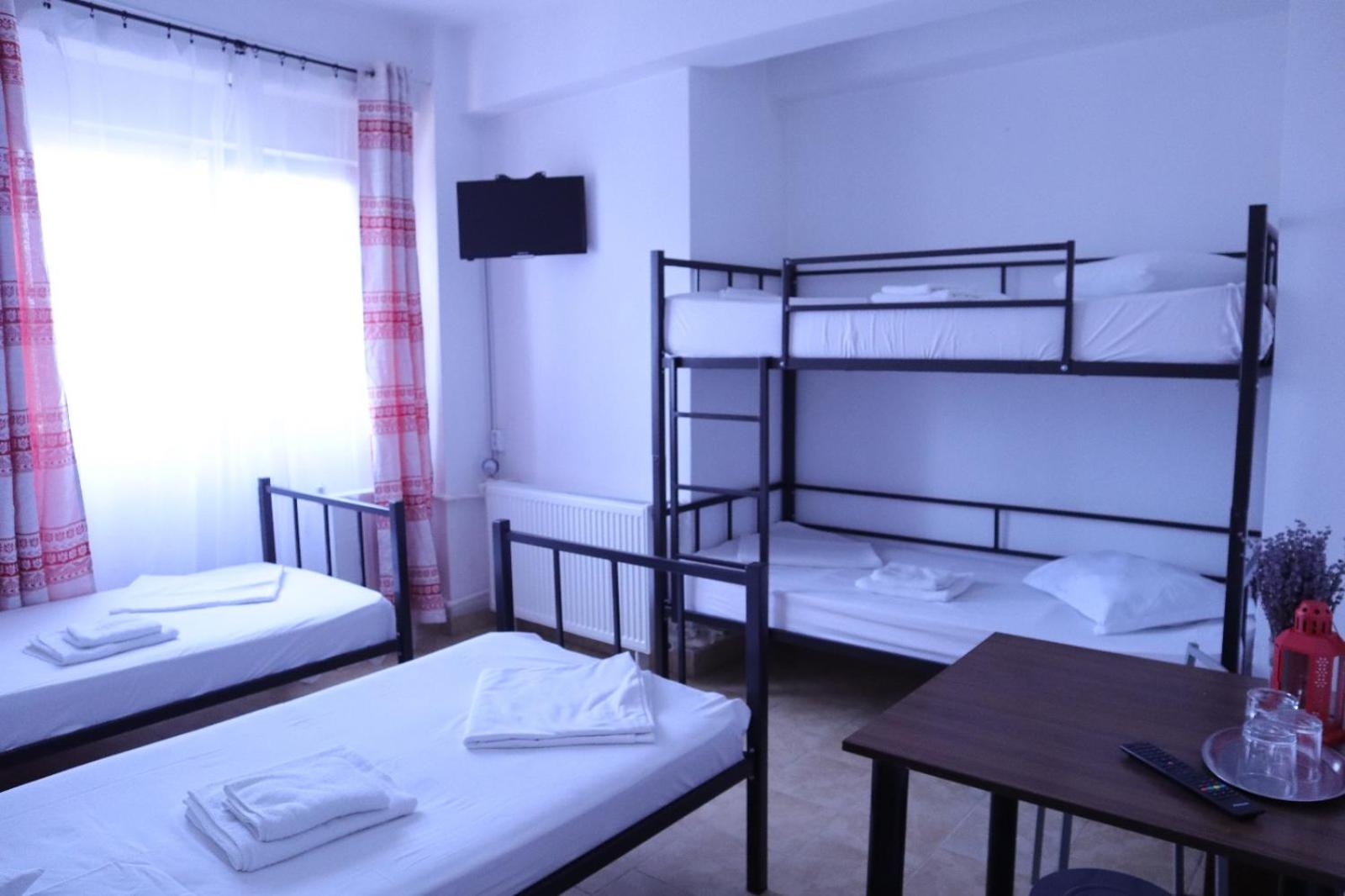 Standard Quadruple Room - Photo 11